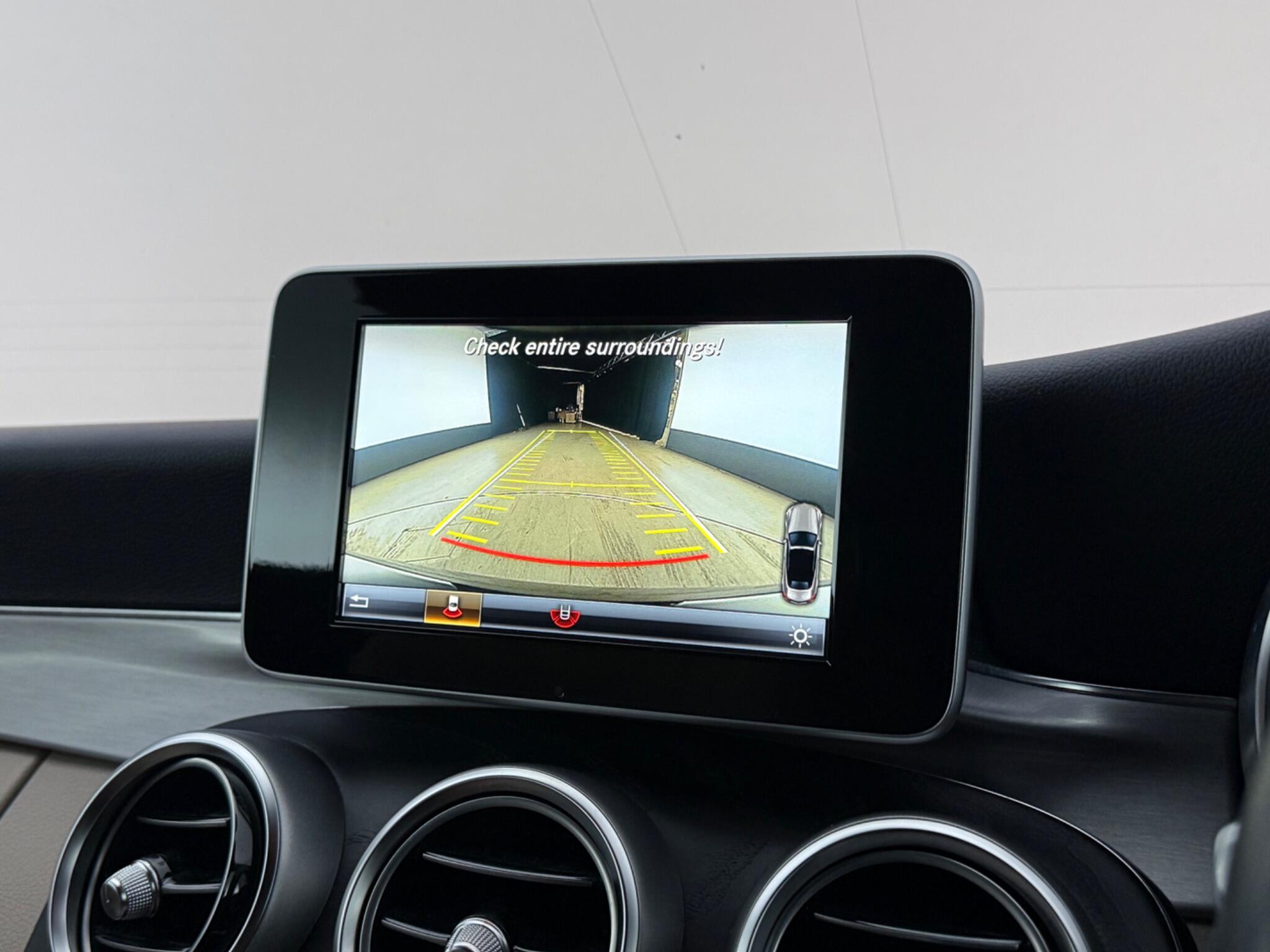 Mercedes-Benz C-Class view 31