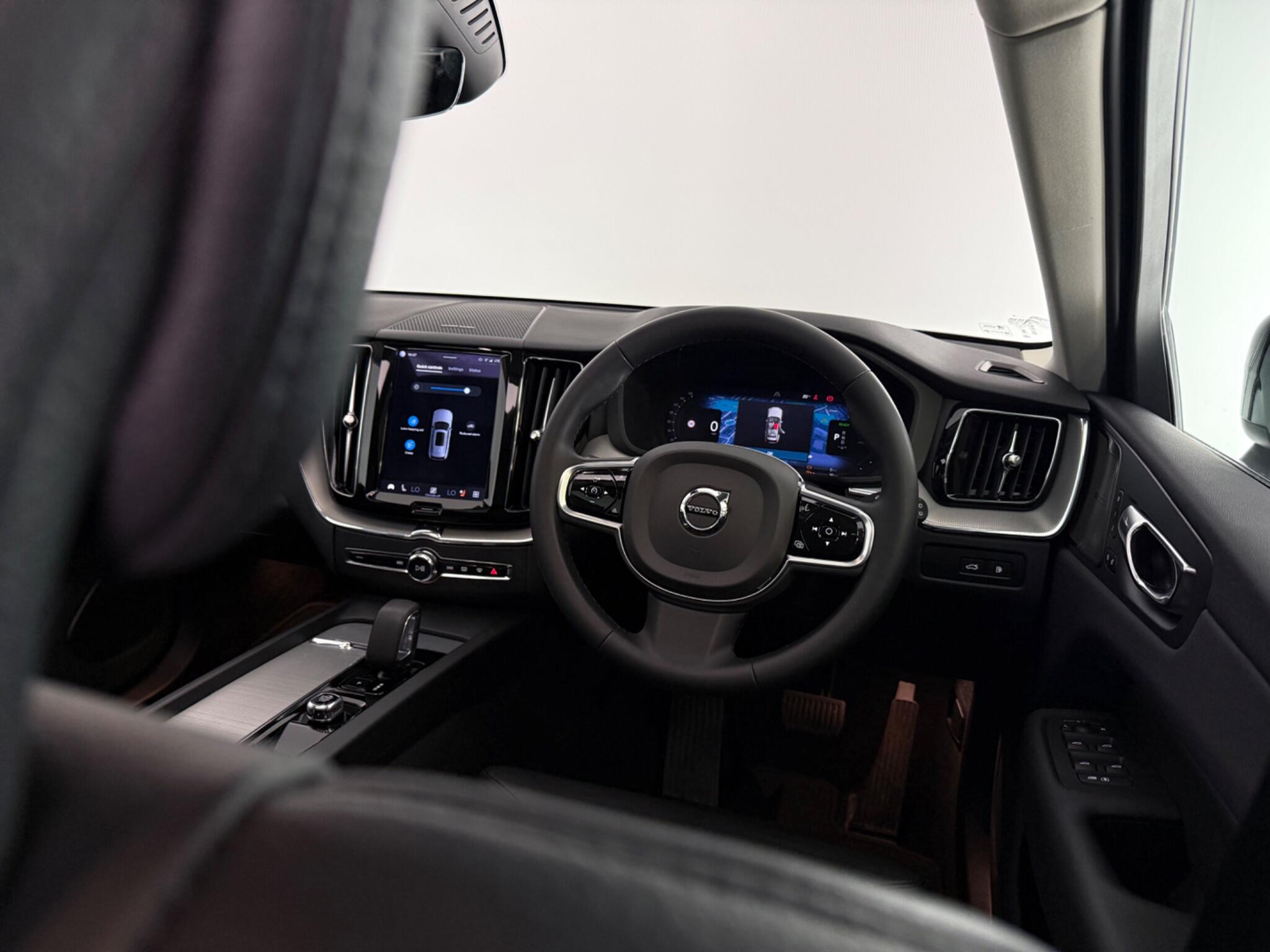 Volvo XC60 view 14