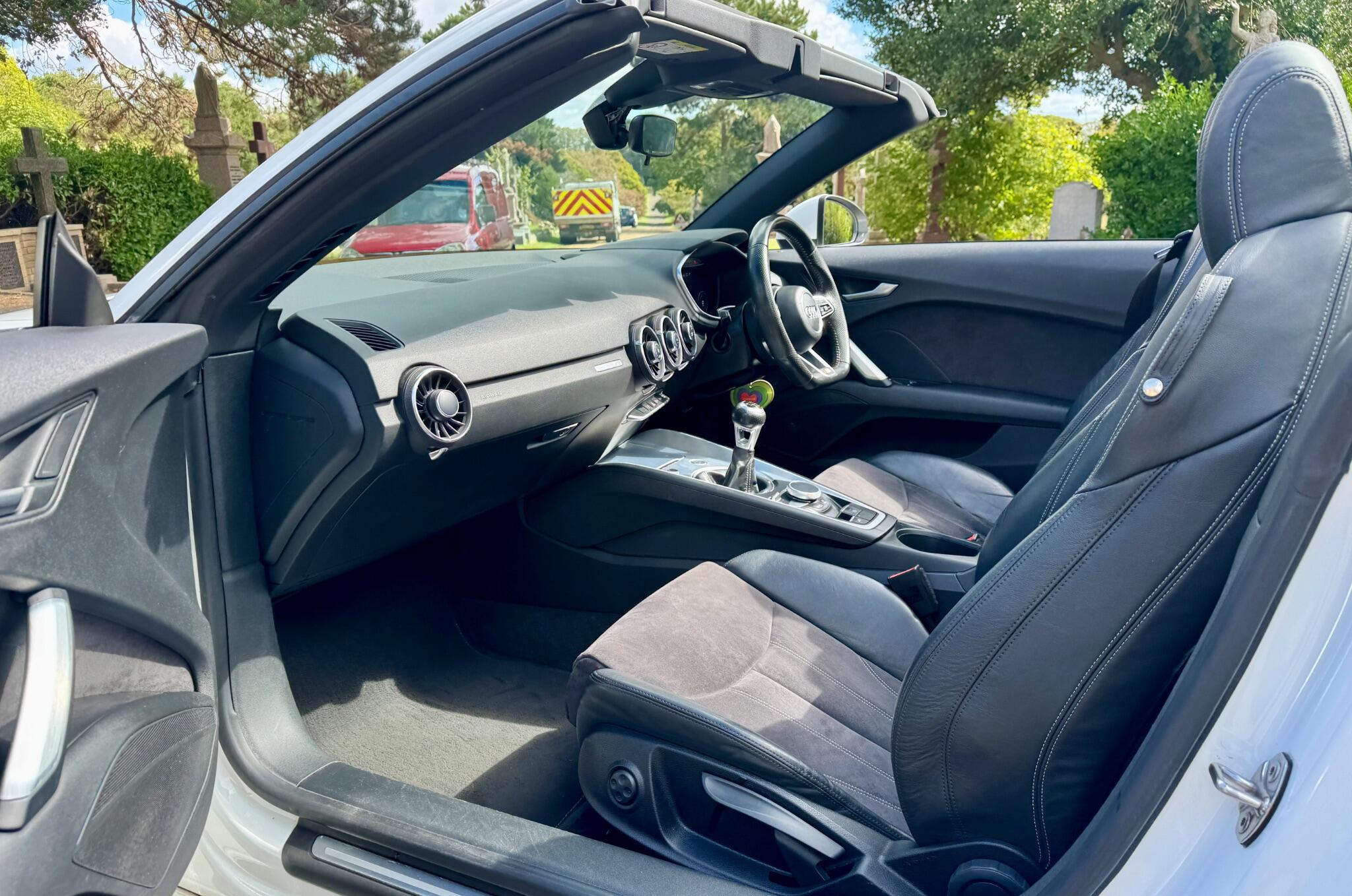 Audi TT view 57