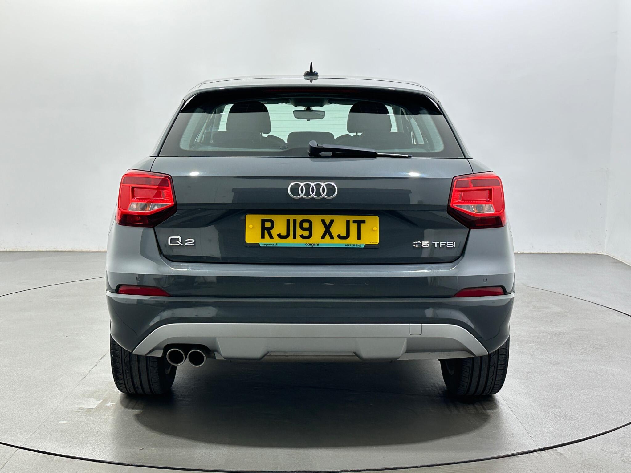 Audi Q2 view 7