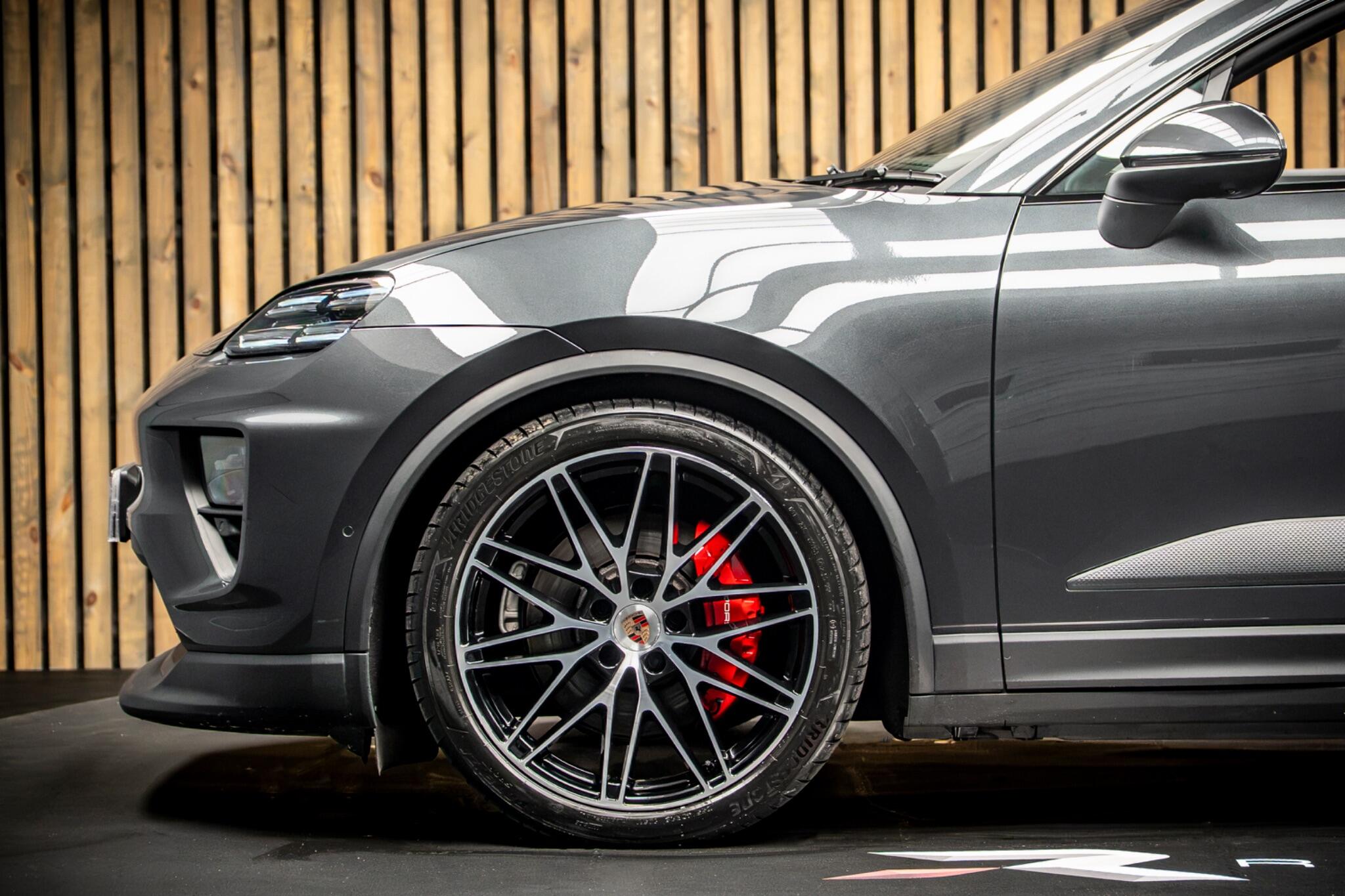 Porsche Macan view 9
