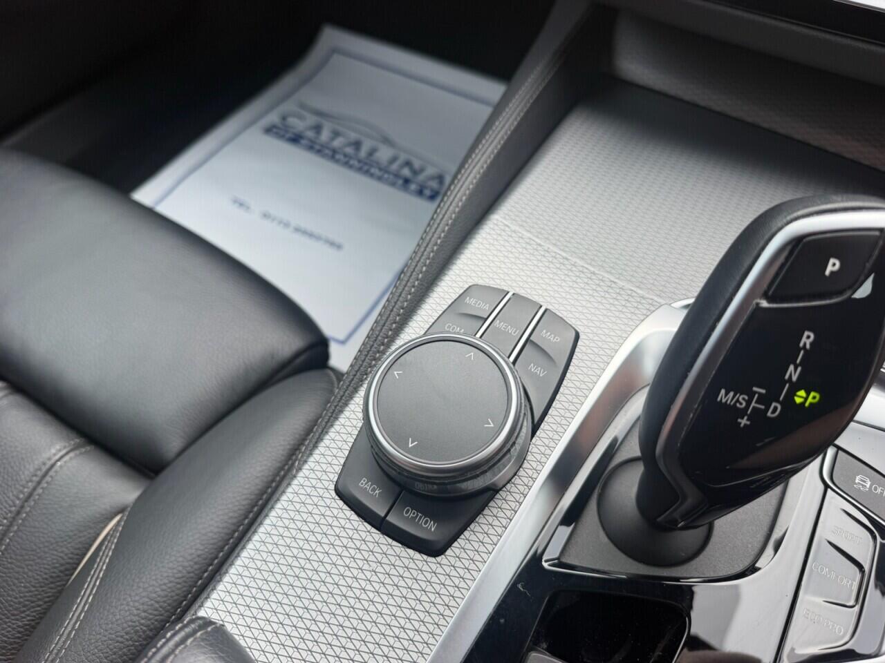 BMW 5 Series view 17