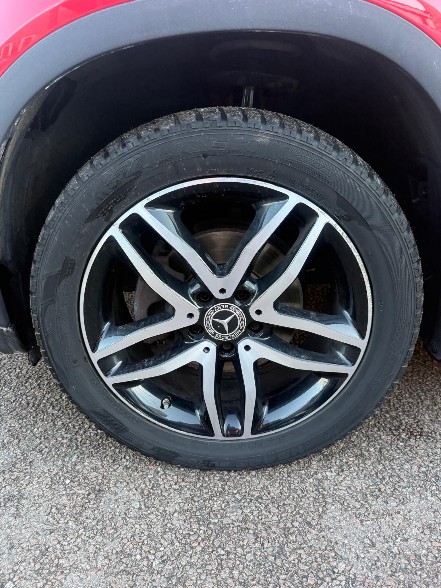 Mercedes-Benz GLA view 10