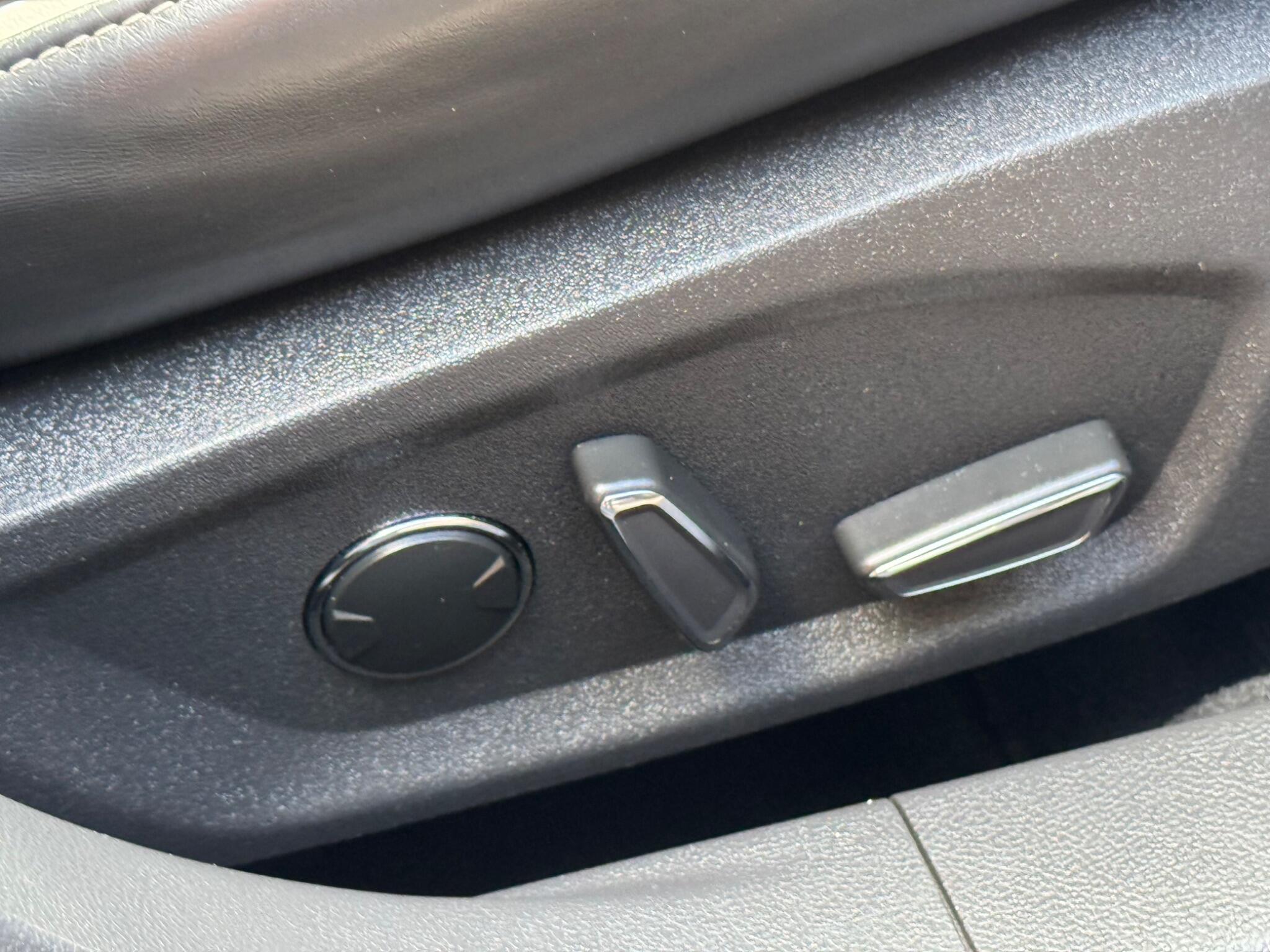 Ford Mondeo view 18