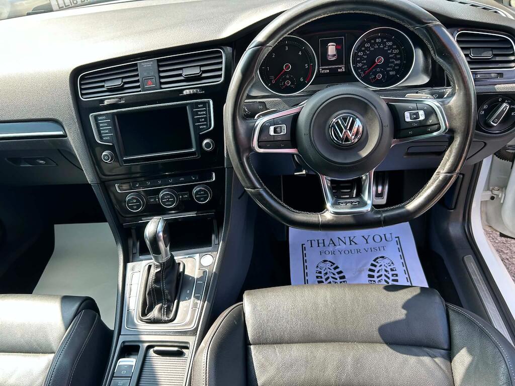 Volkswagen Golf view 9