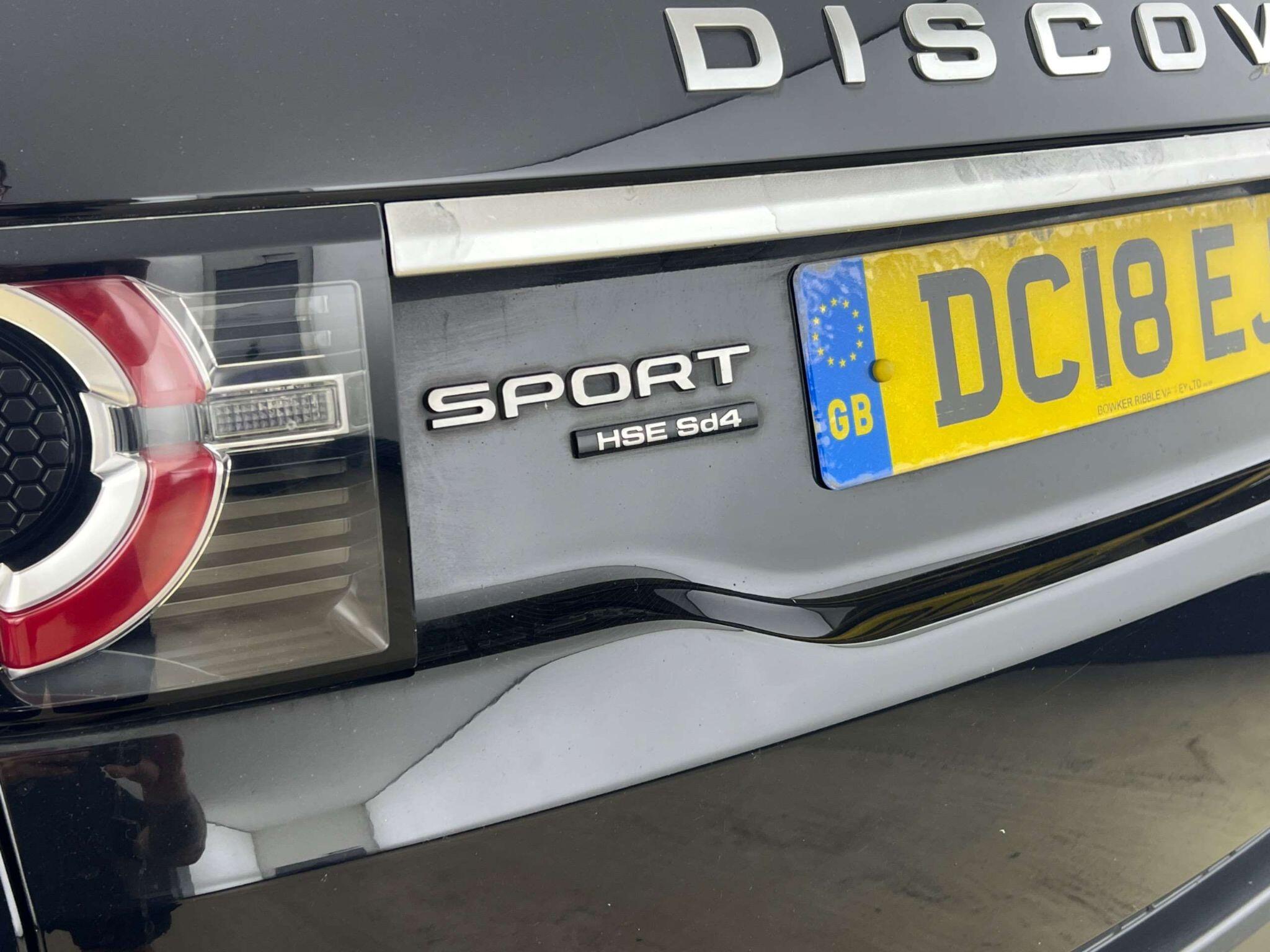 Land Rover Discovery Sport view 45