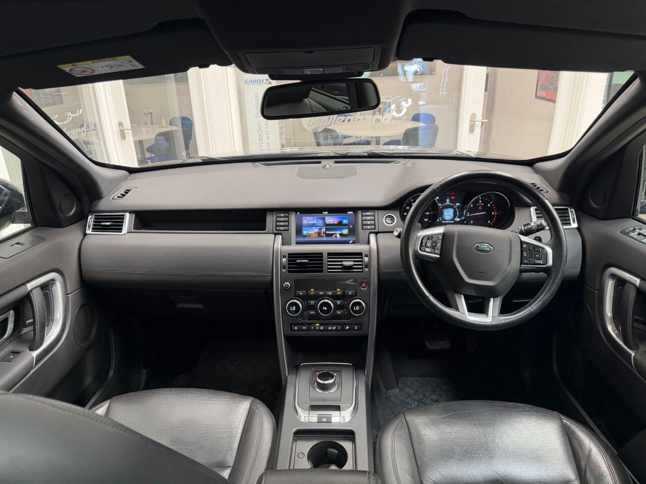 Land Rover Discovery Sport view 32