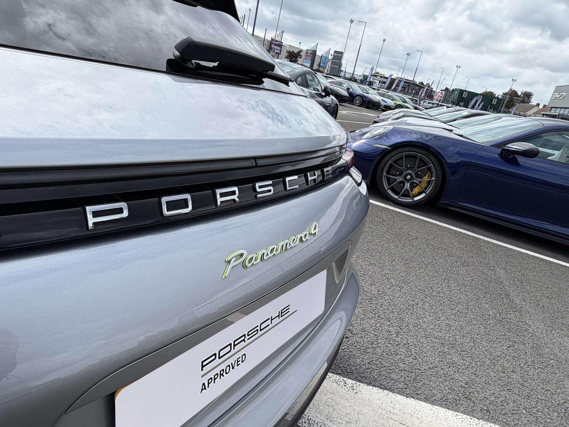 Porsche Panamera view 31