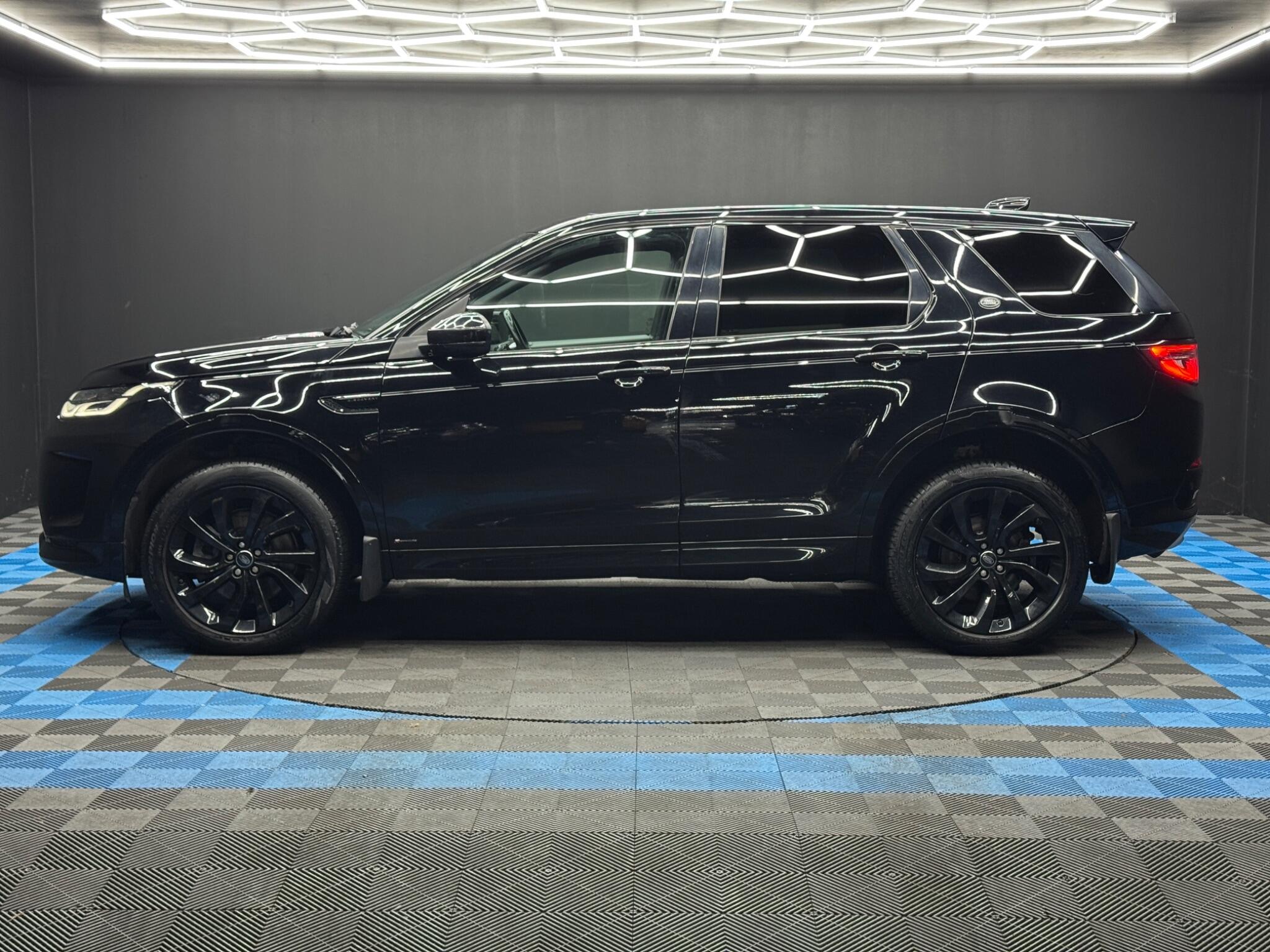 Land Rover Discovery Sport view 8