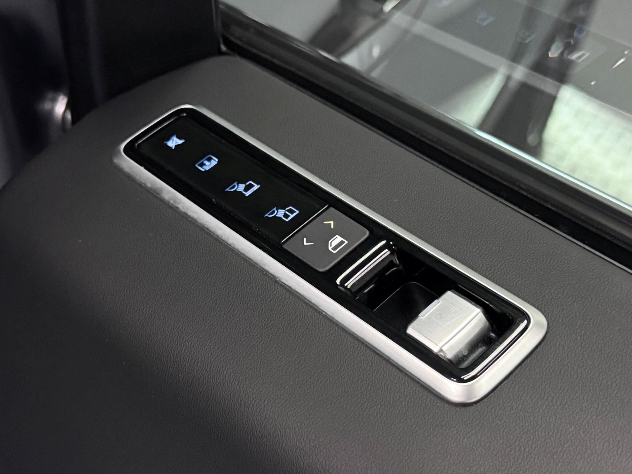 Land Rover Range Rover view 13