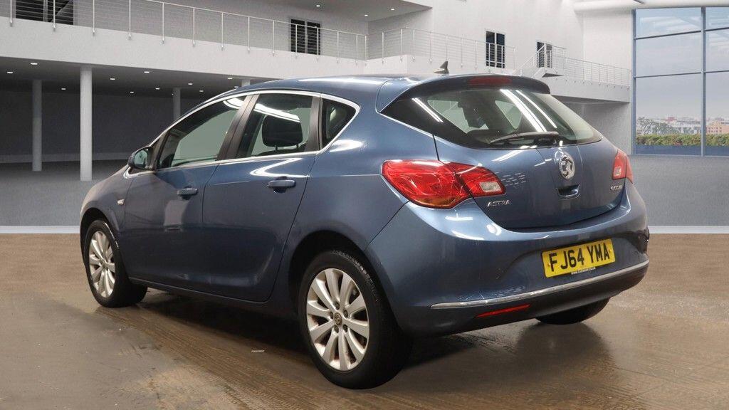 Vauxhall Astra view 3