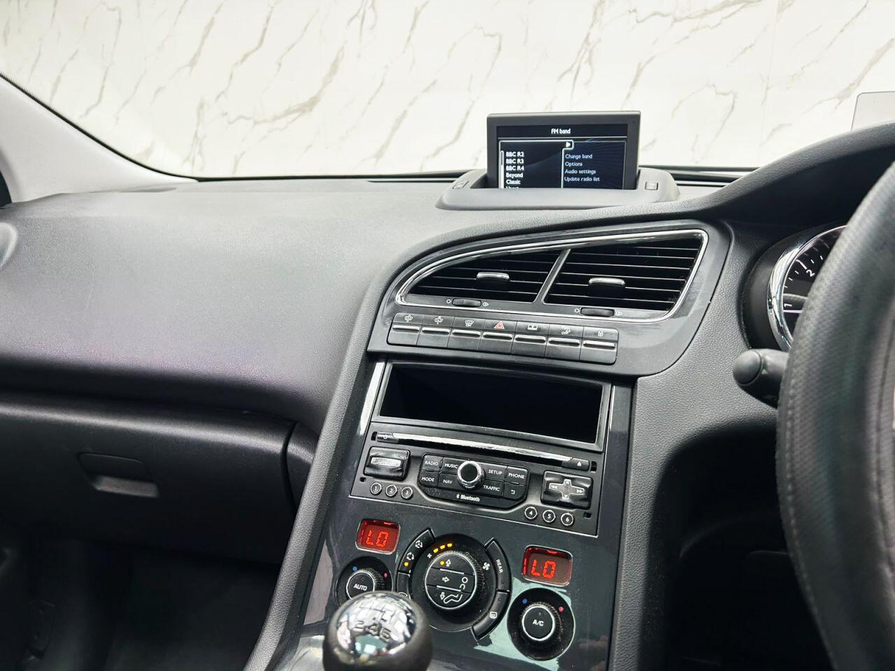 Peugeot 5008 view 16