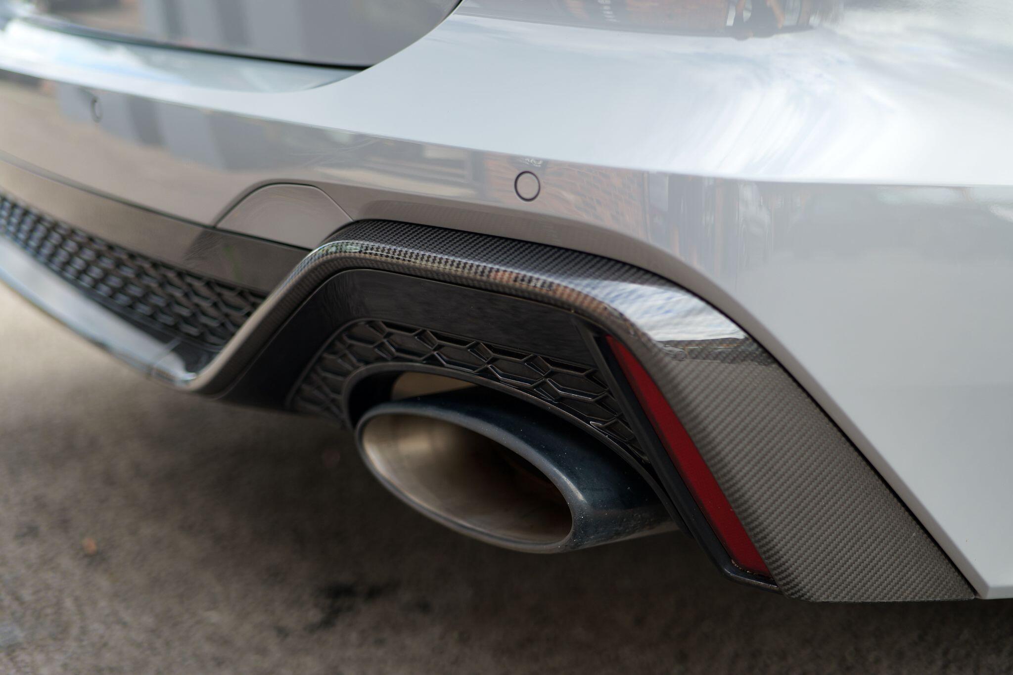 Audi RS6 Avant view 11