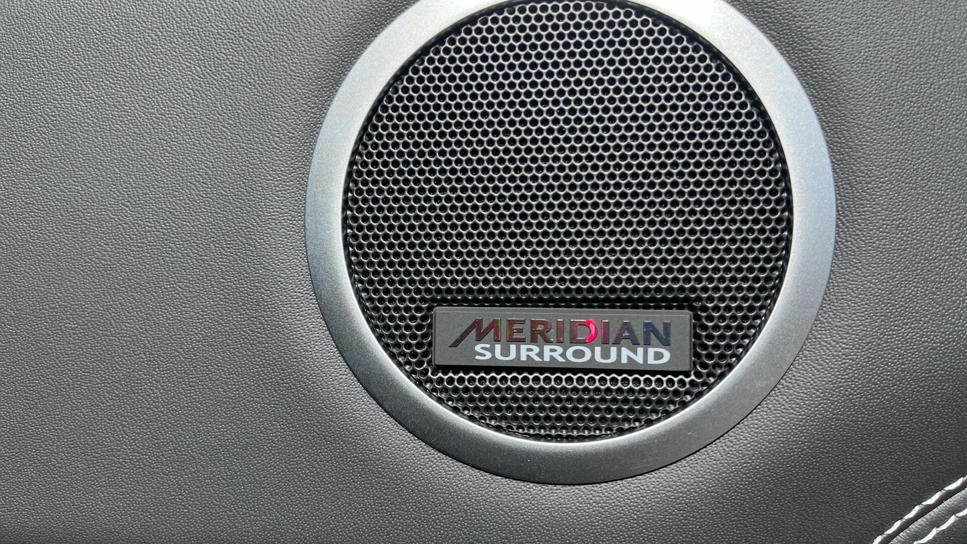 Land Rover Discovery view 34
