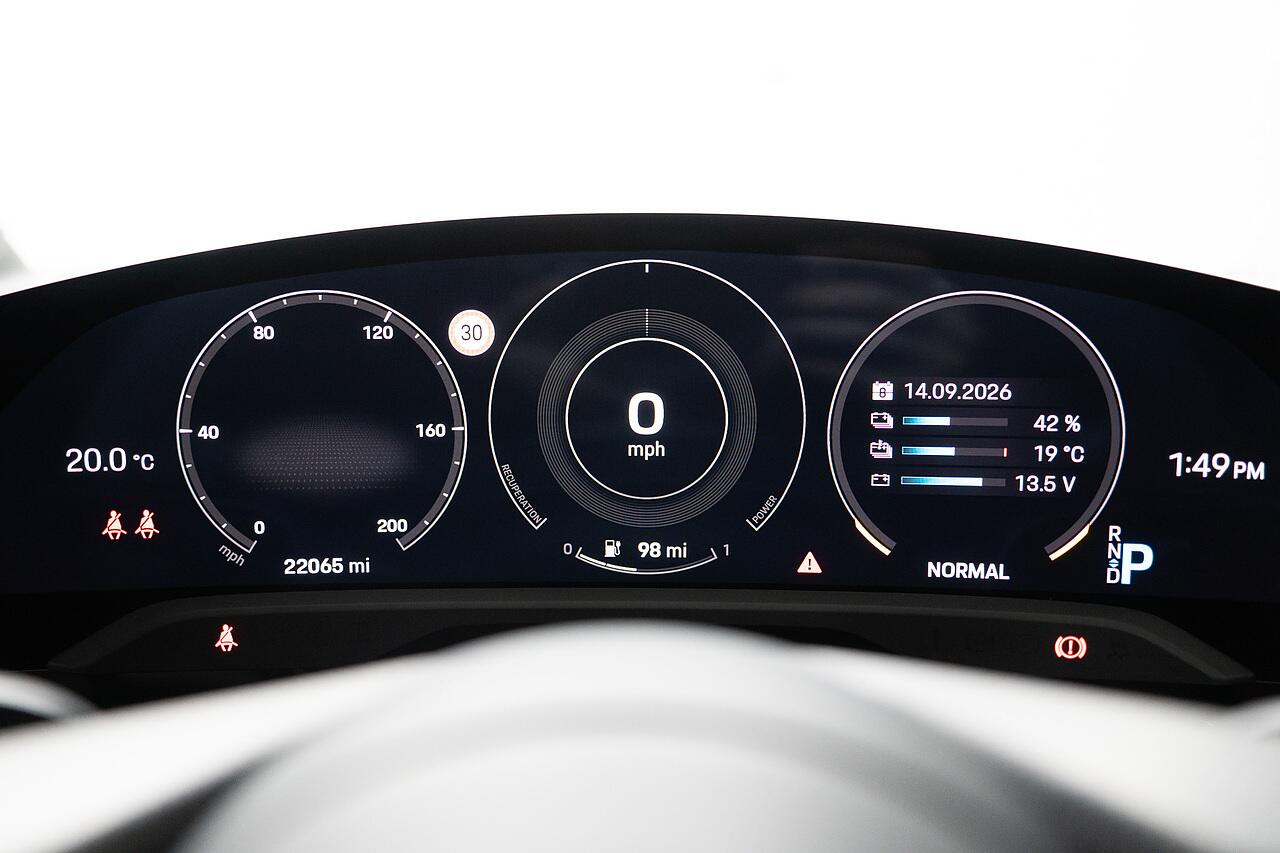 Porsche Taycan view 13