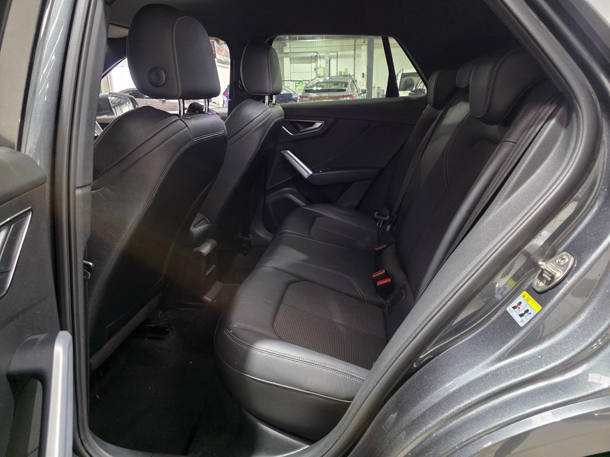 Audi Q2 view 24