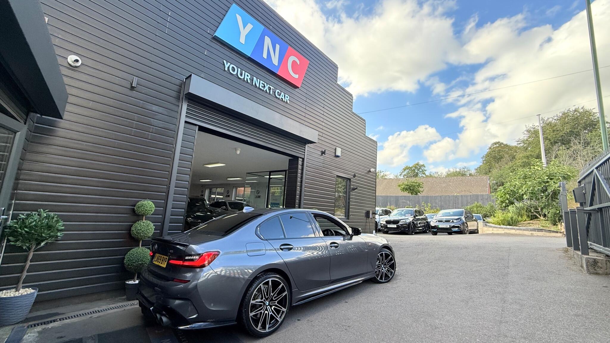 BMW 3 Series view 5