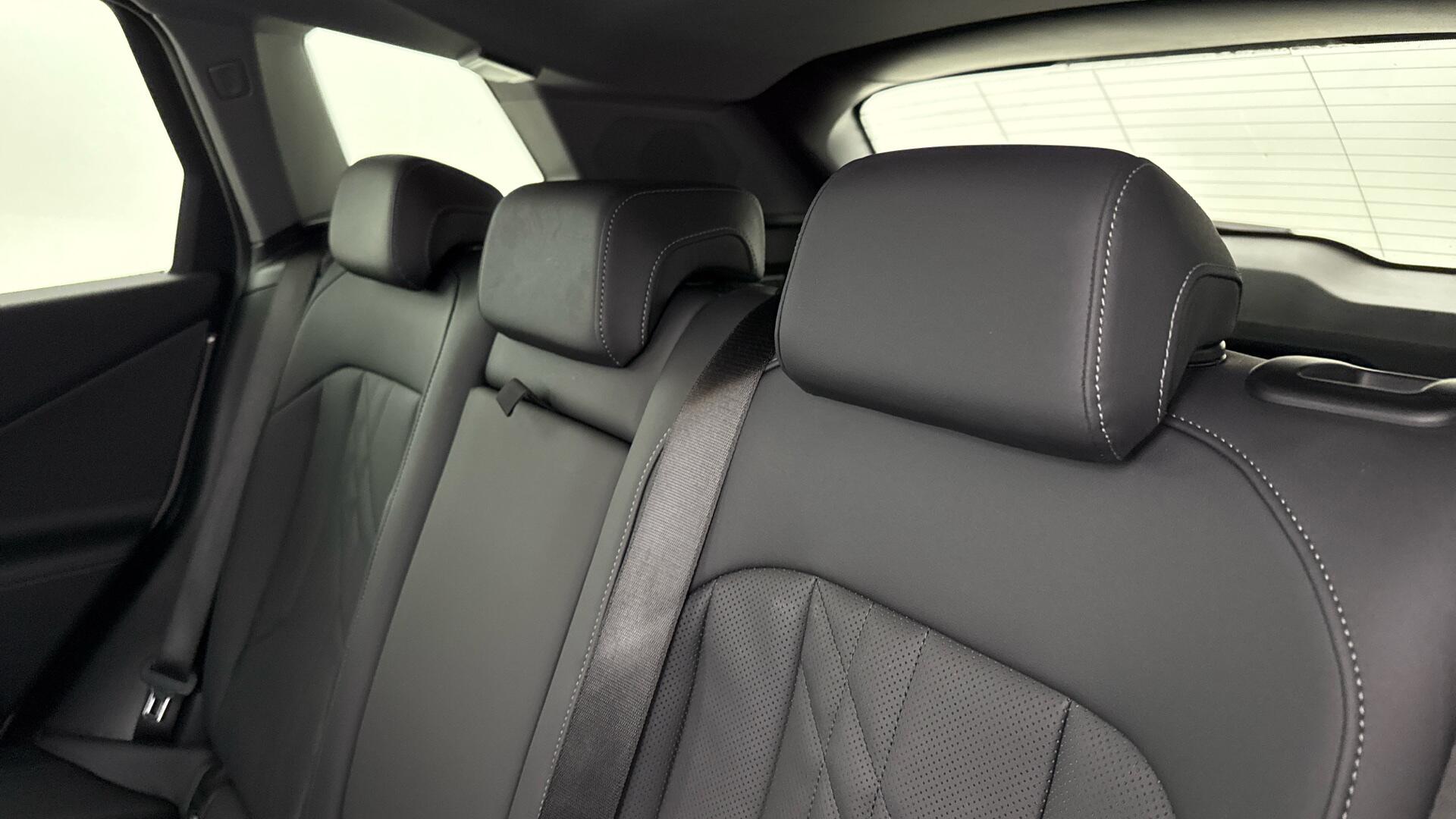 BMW X3 view 12