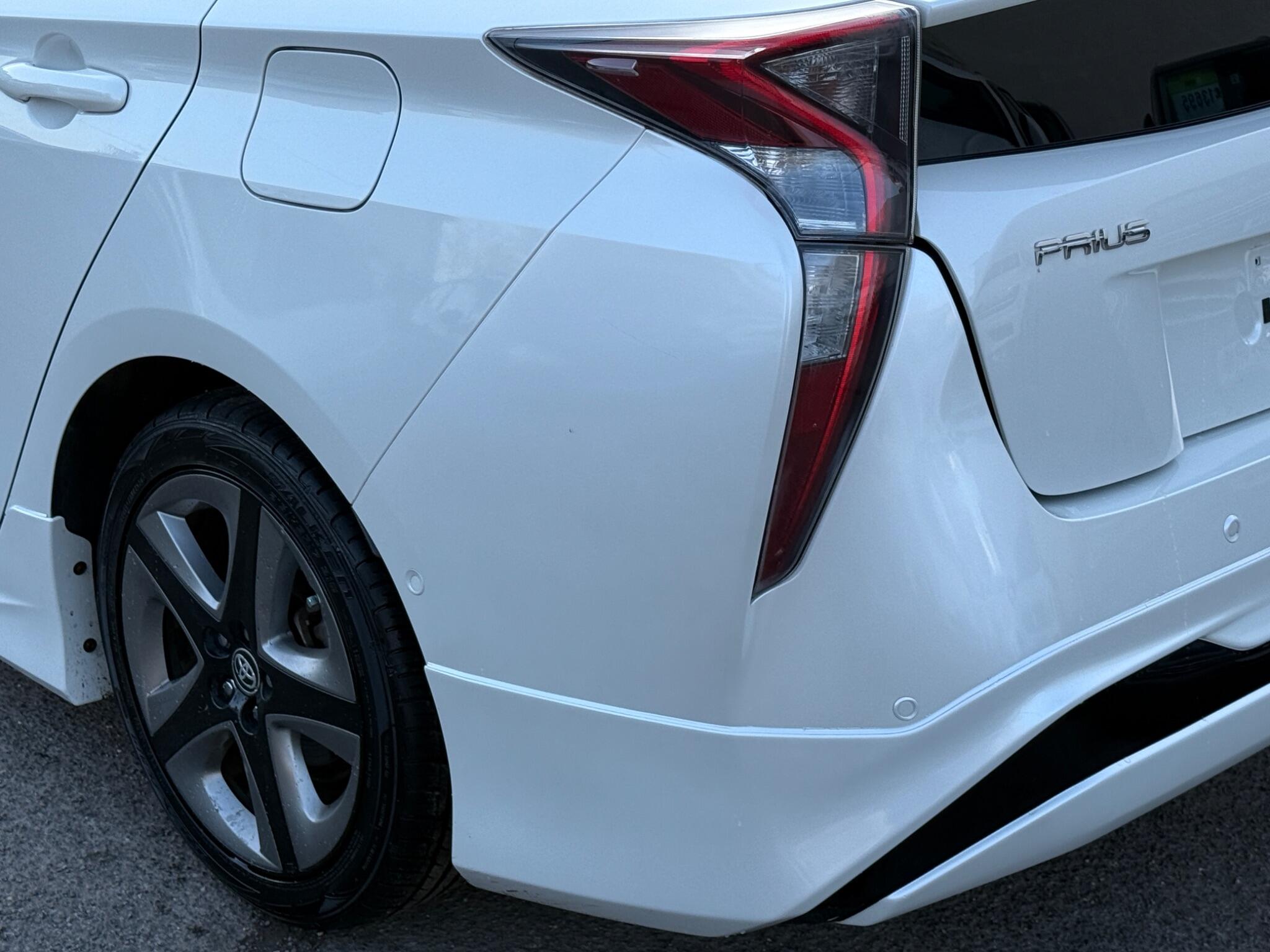 Toyota Prius - Image 25