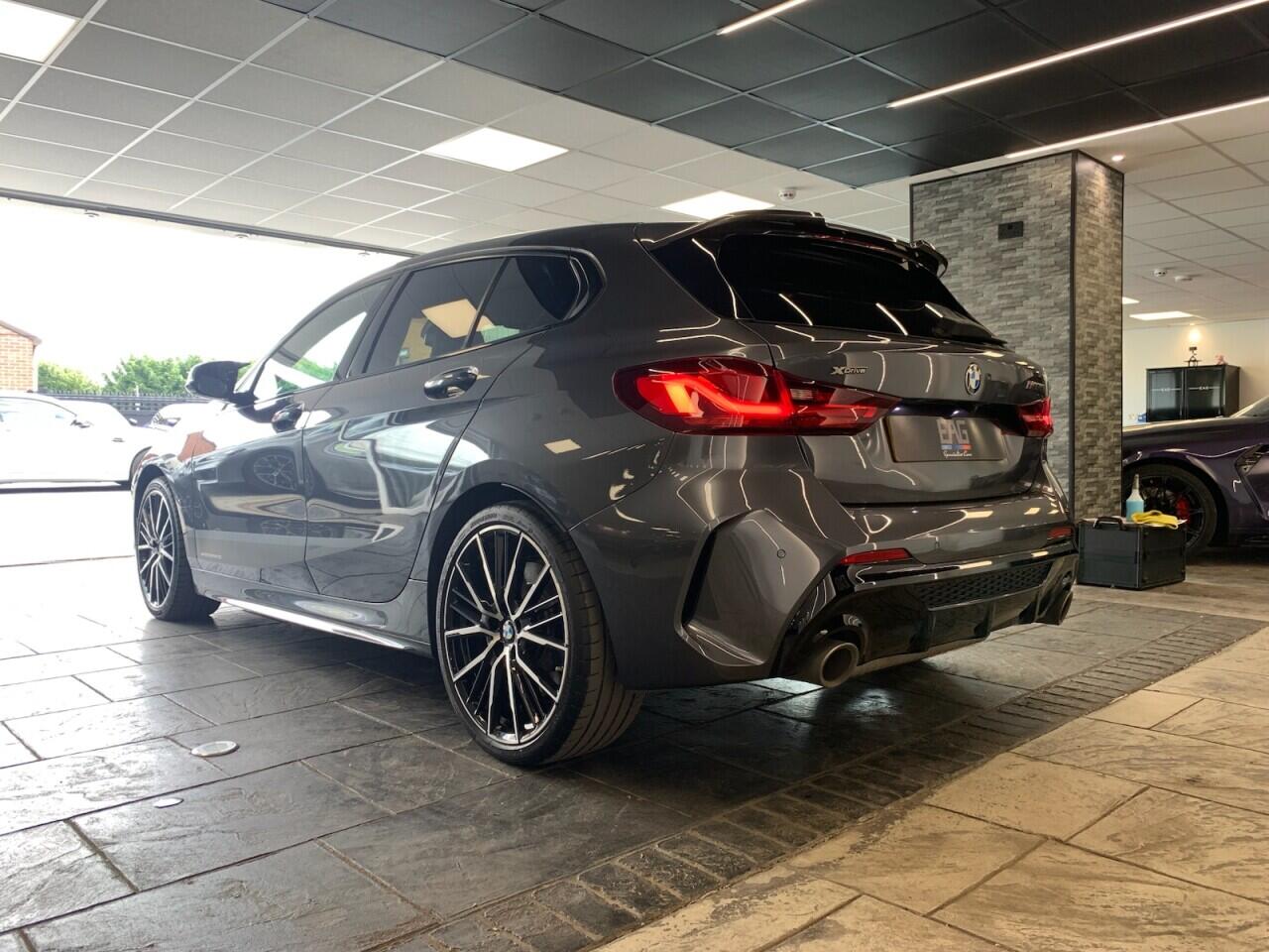 BMW 1 Series view 18