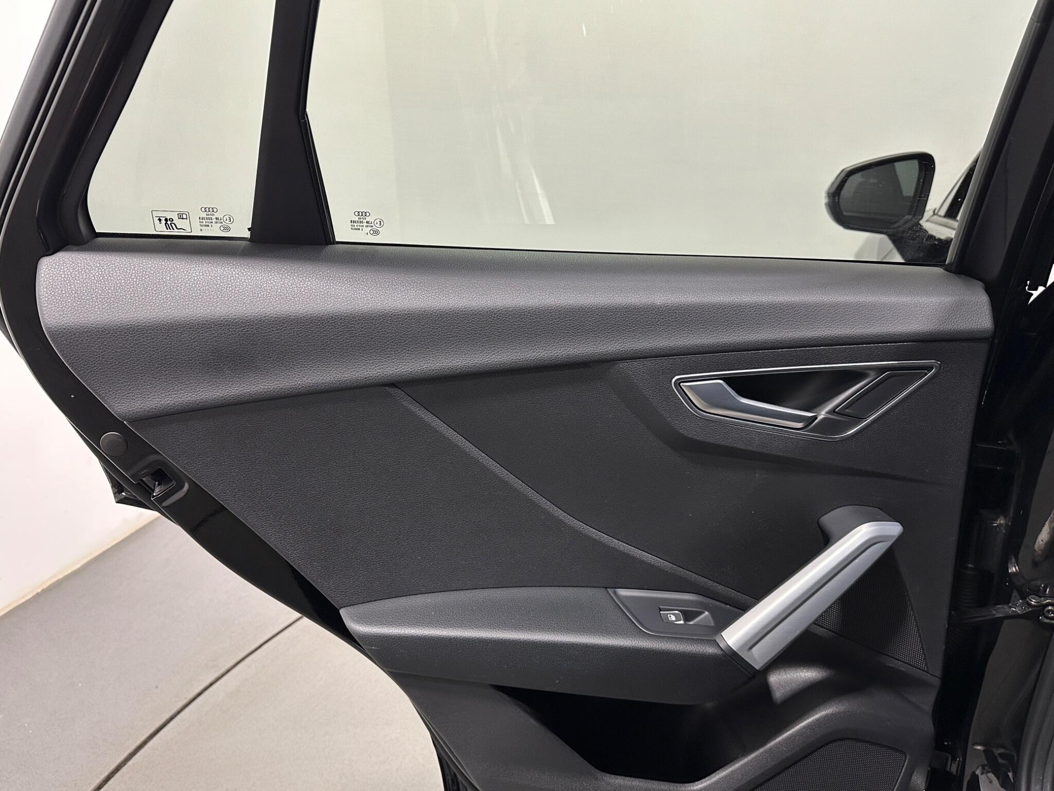 Audi Q2 view 40