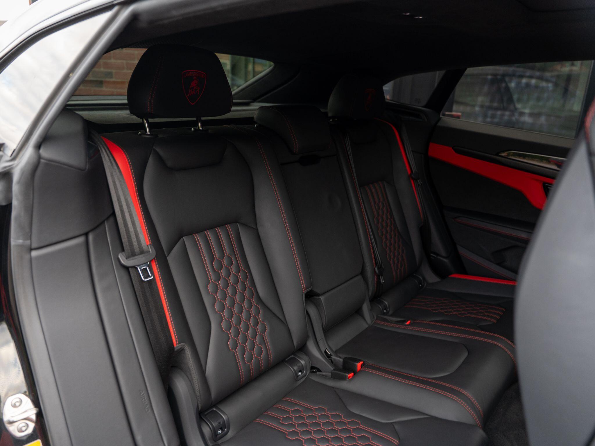 Lamborghini Urus view 50