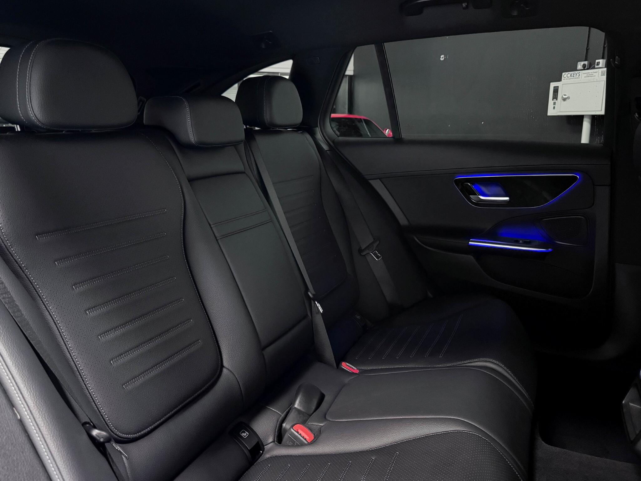 Mercedes-Benz C-Class view 12