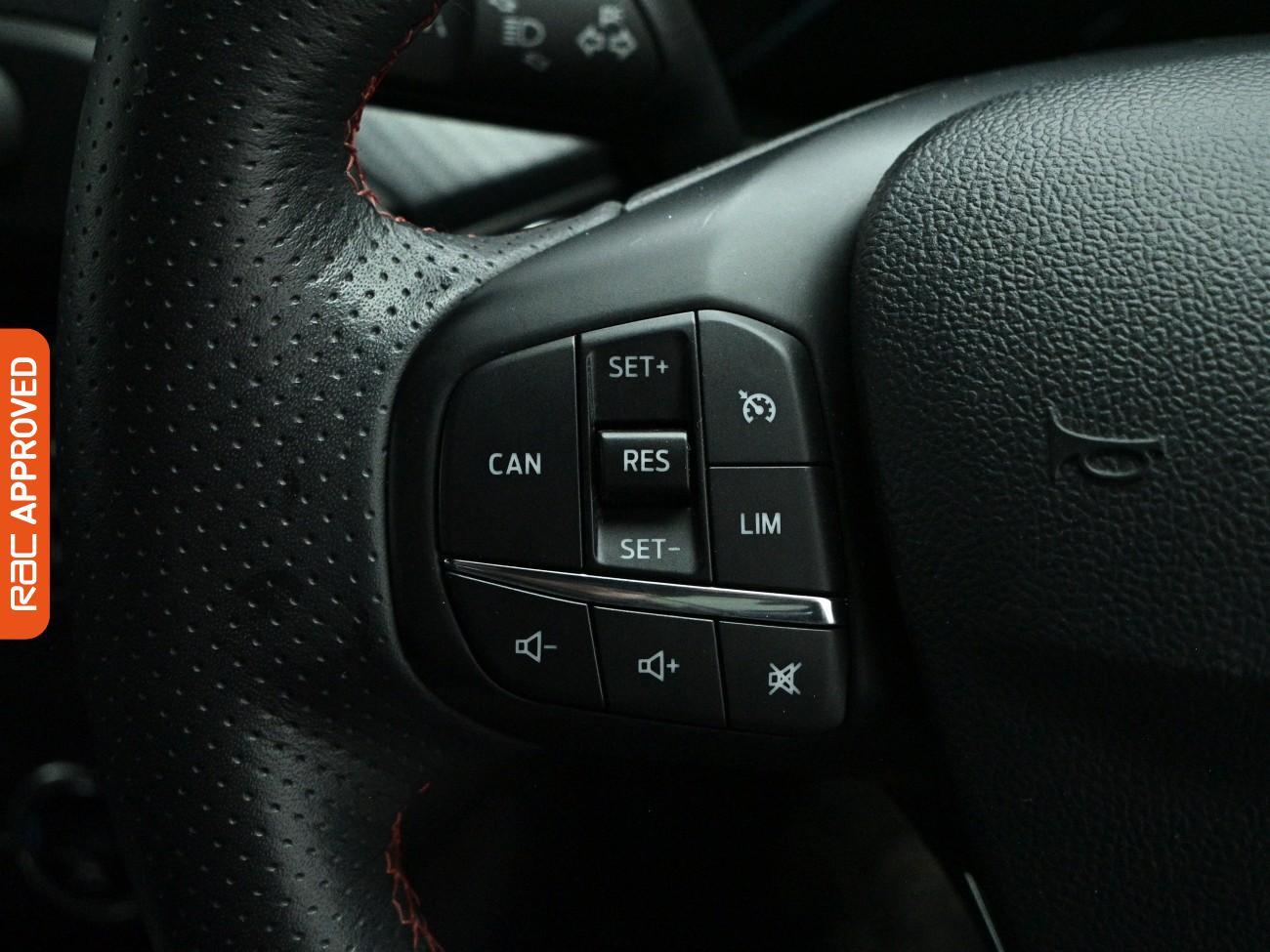 Ford Focus view 22
