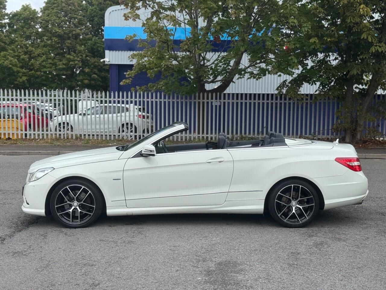 Mercedes-Benz E-Class view 8