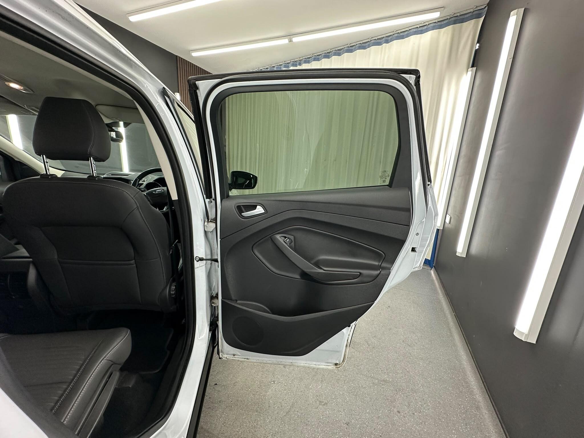 Ford Kuga view 15