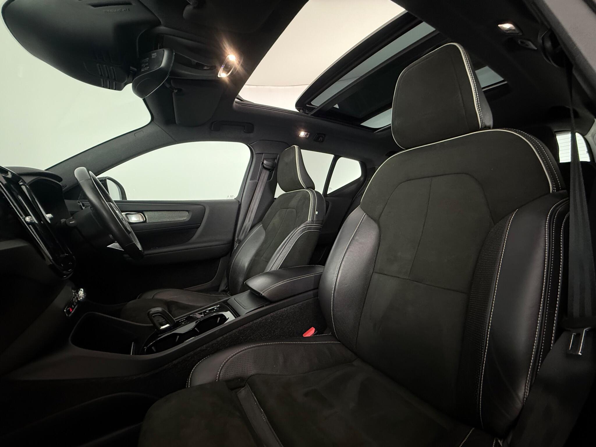Volvo XC40 view 28
