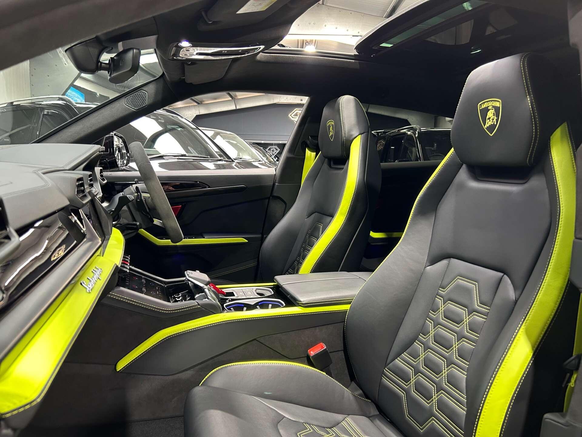 Lamborghini Urus view 43