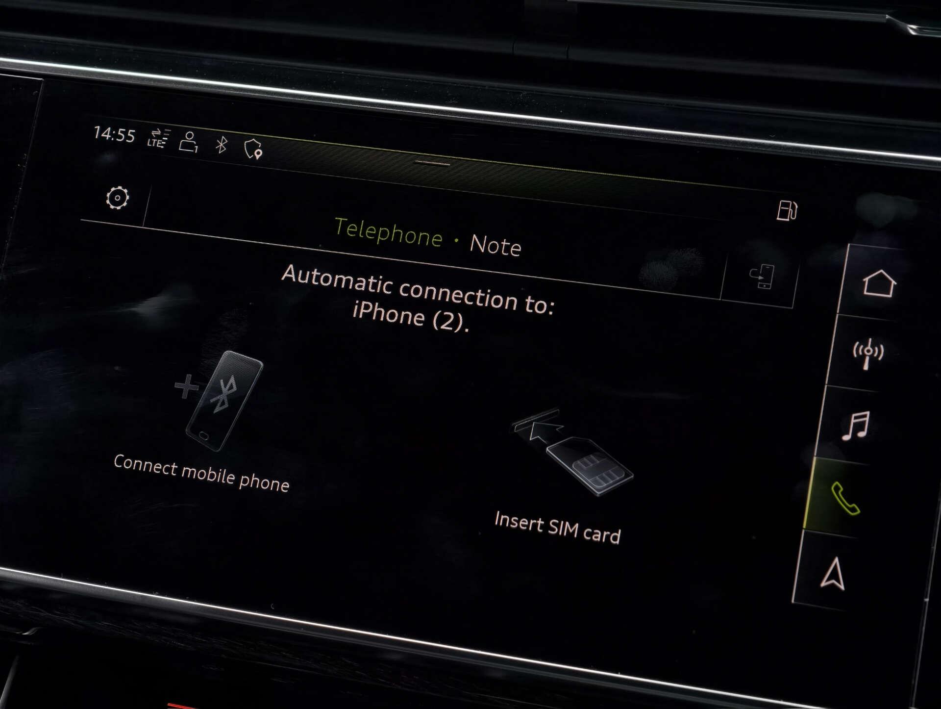 Audi Q8 view 45