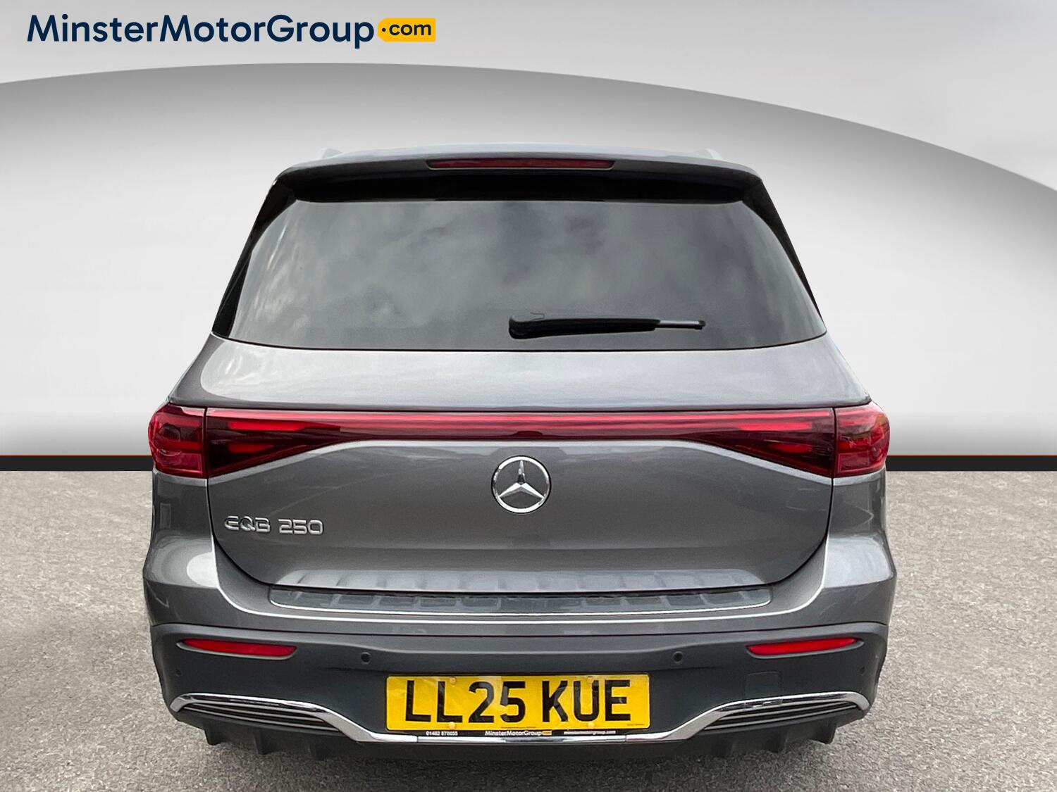 Mercedes-Benz Eqb view 3