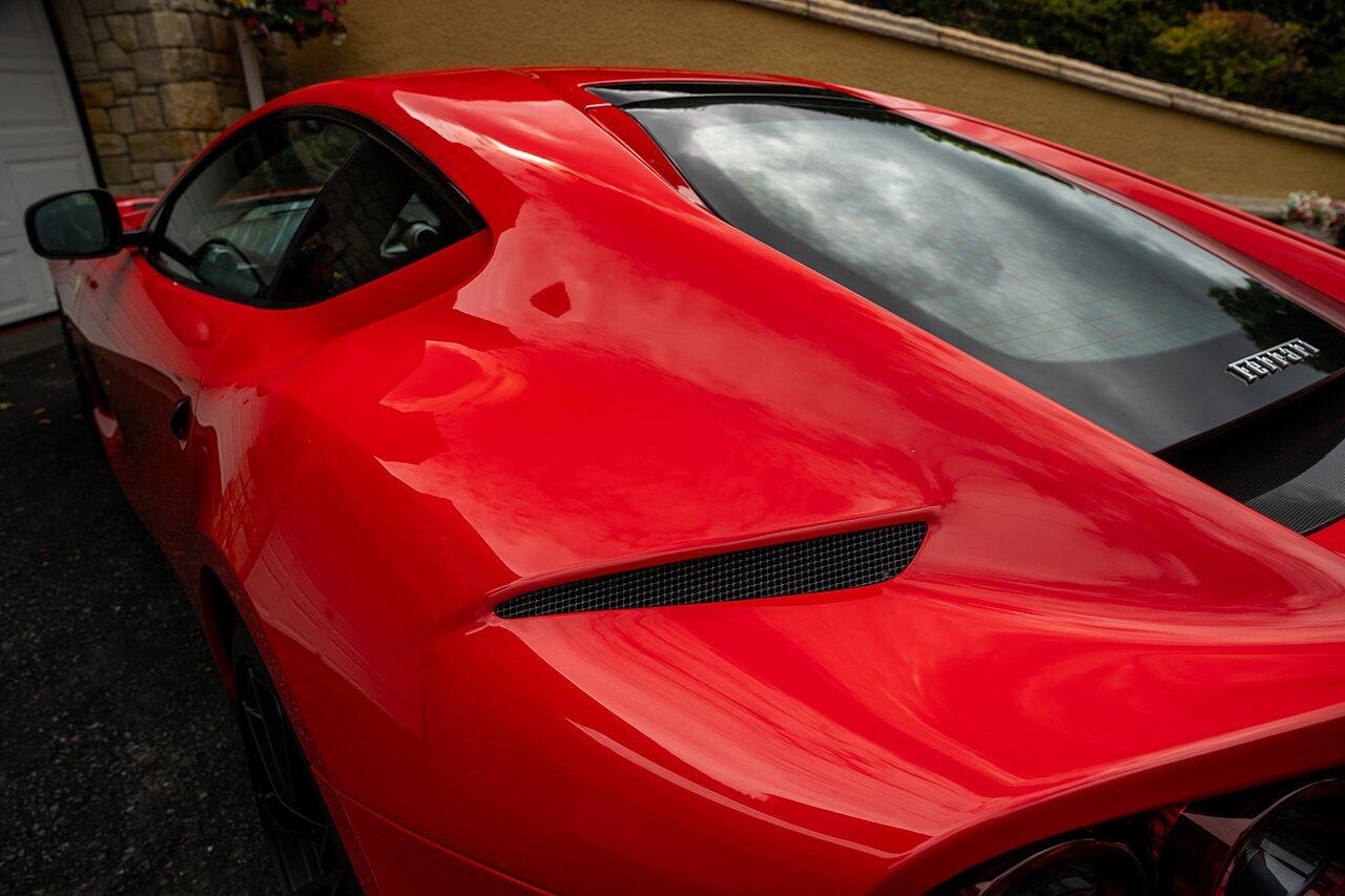 Ferrari 812 view 20