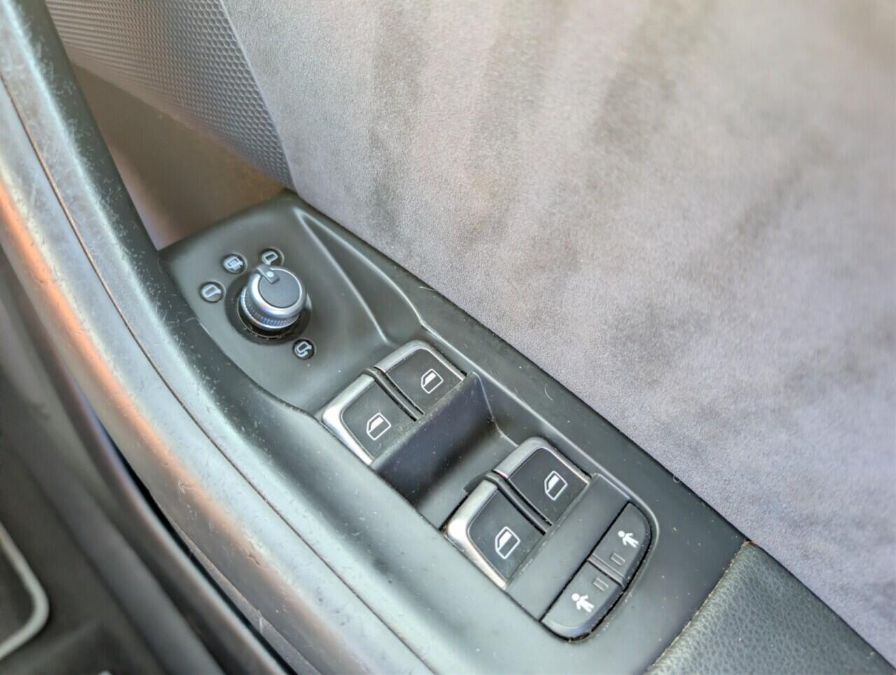 Audi Q3 view 42
