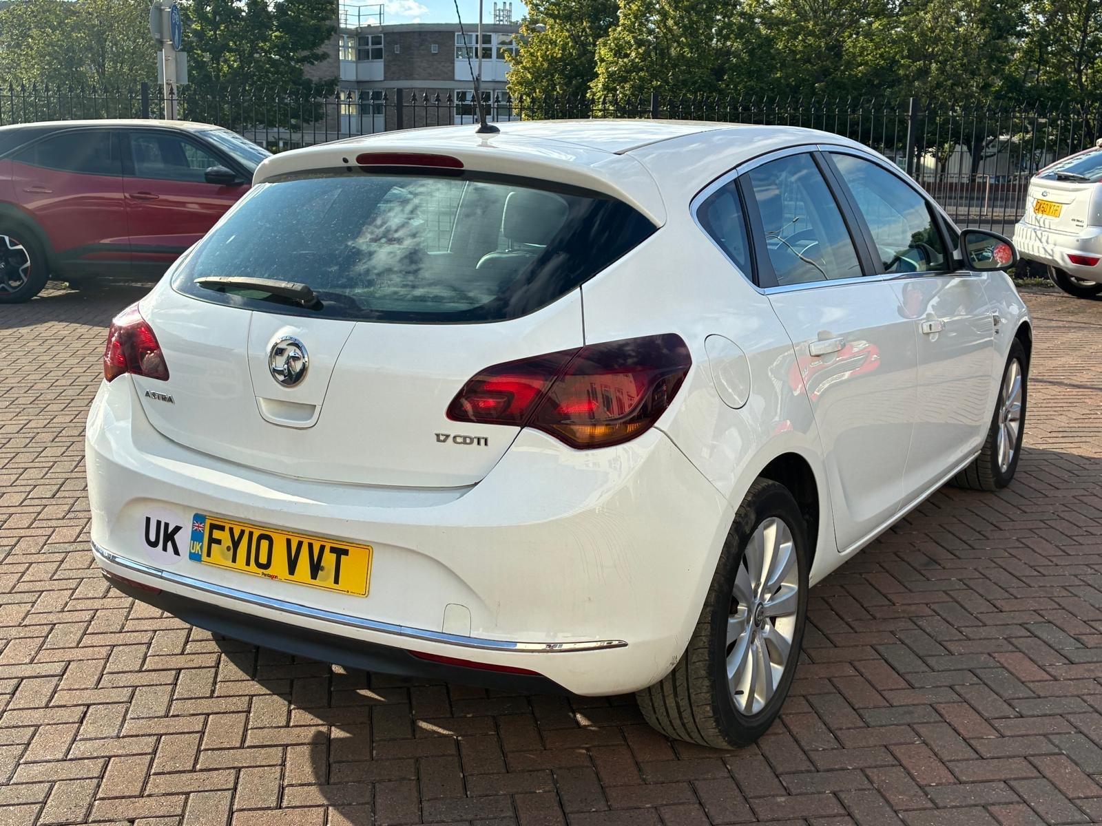Vauxhall Astra view 5
