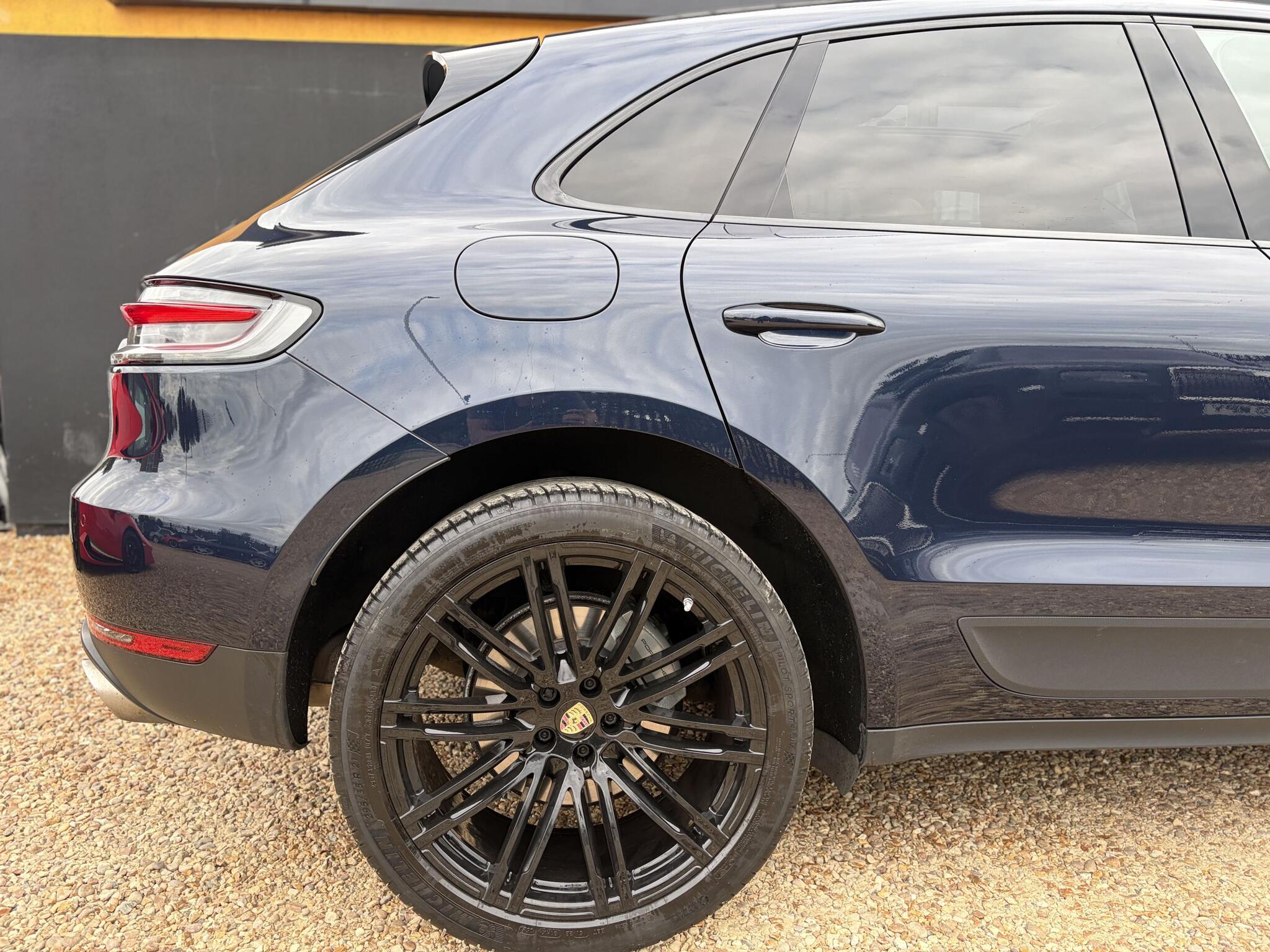 Porsche Macan view 13