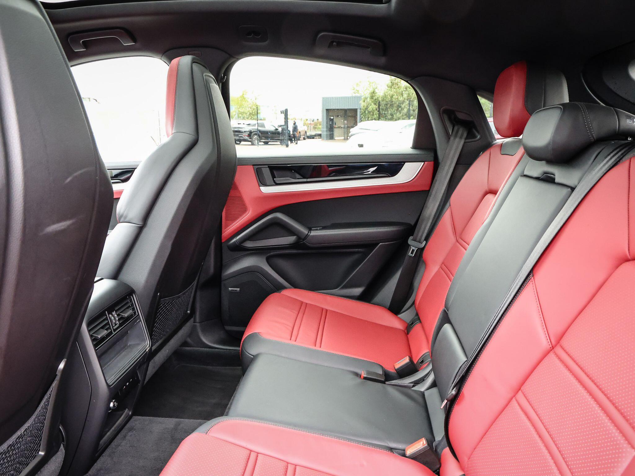 Porsche Cayenne view 44