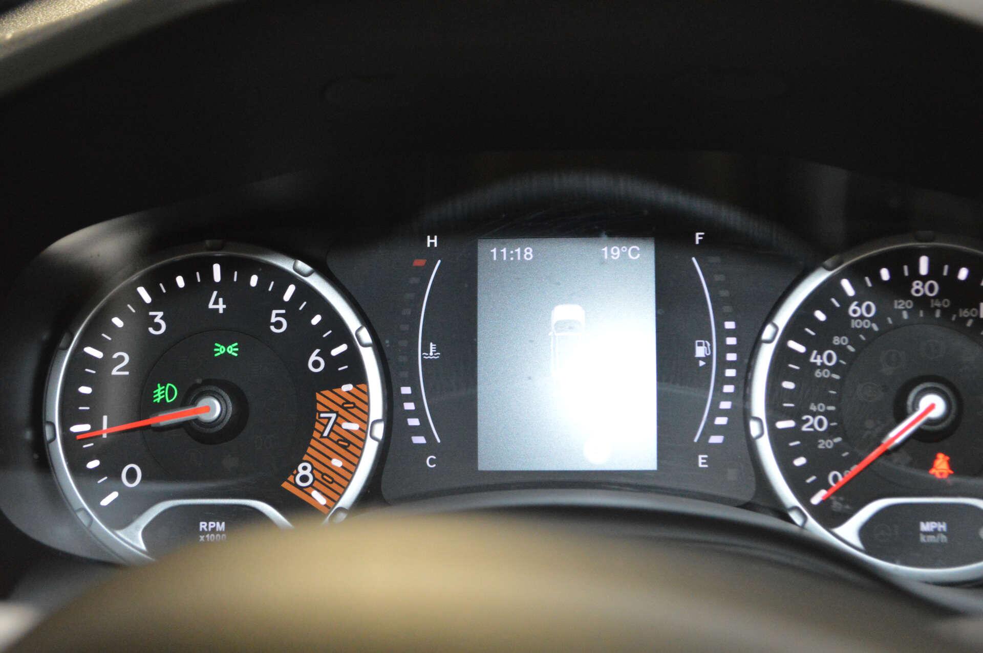 Jeep Renegade view 57