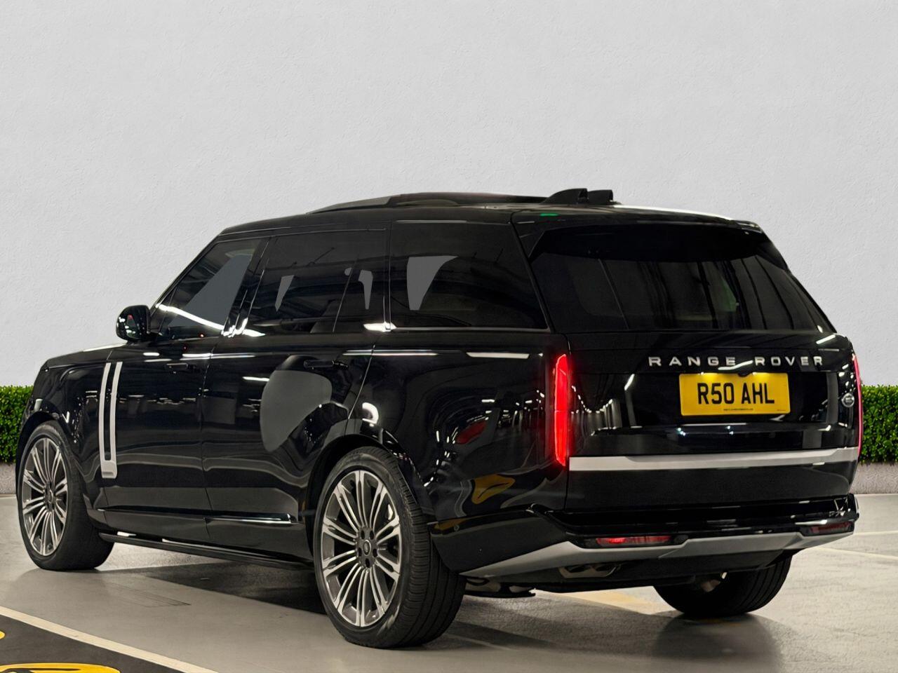 Land Rover Range Rover view 5