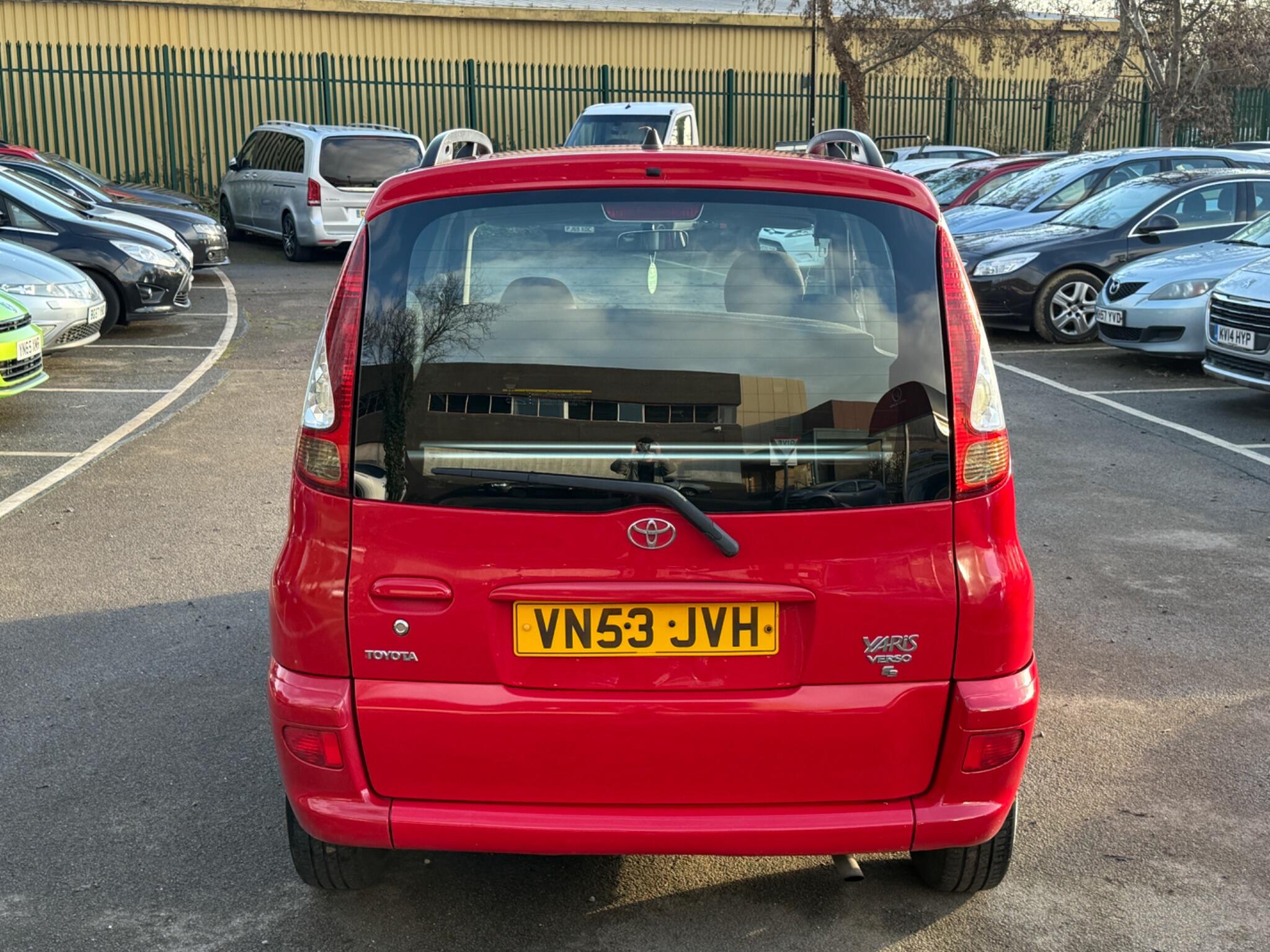 Toyota Yaris Verso - Image 15