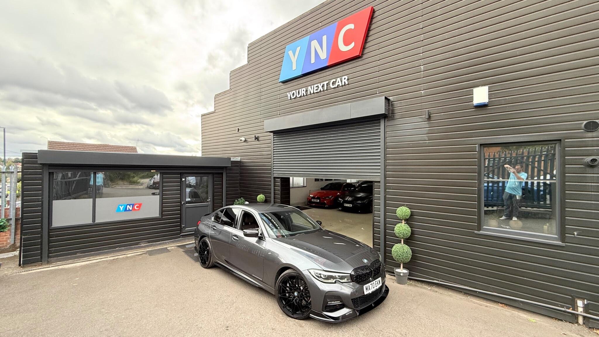 BMW 3 Series view 6