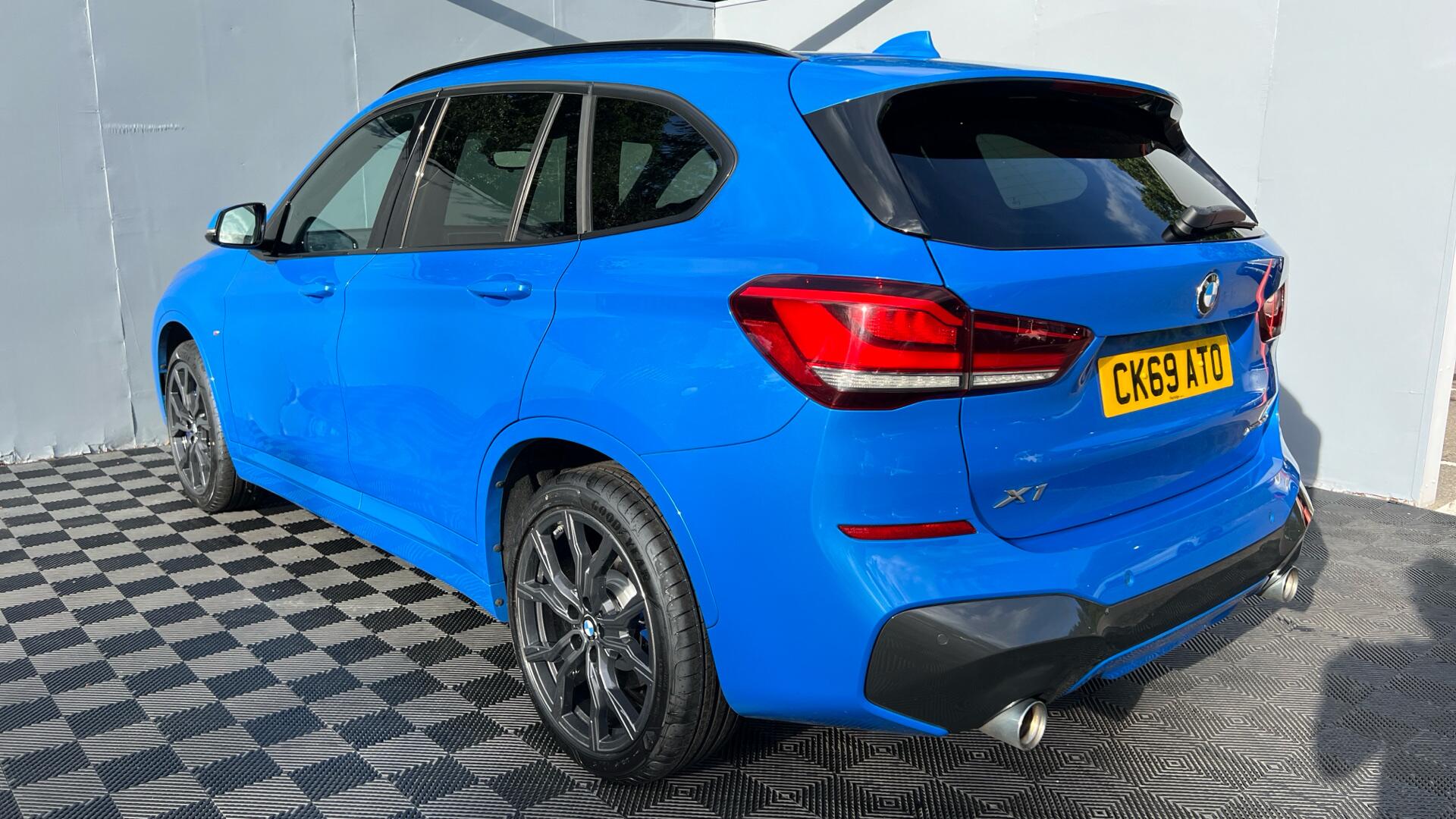 BMW X1 view 28