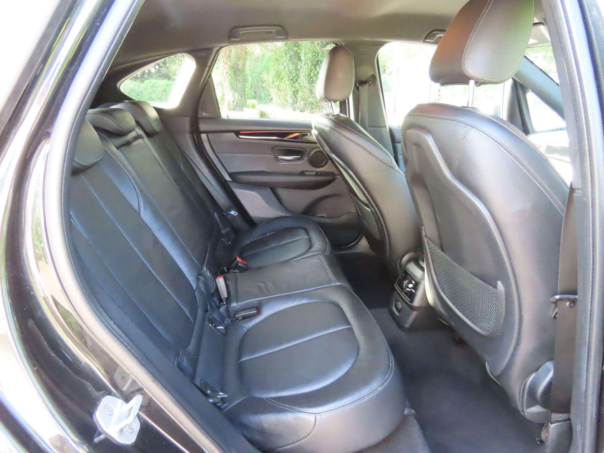 BMW 2 Series view 9