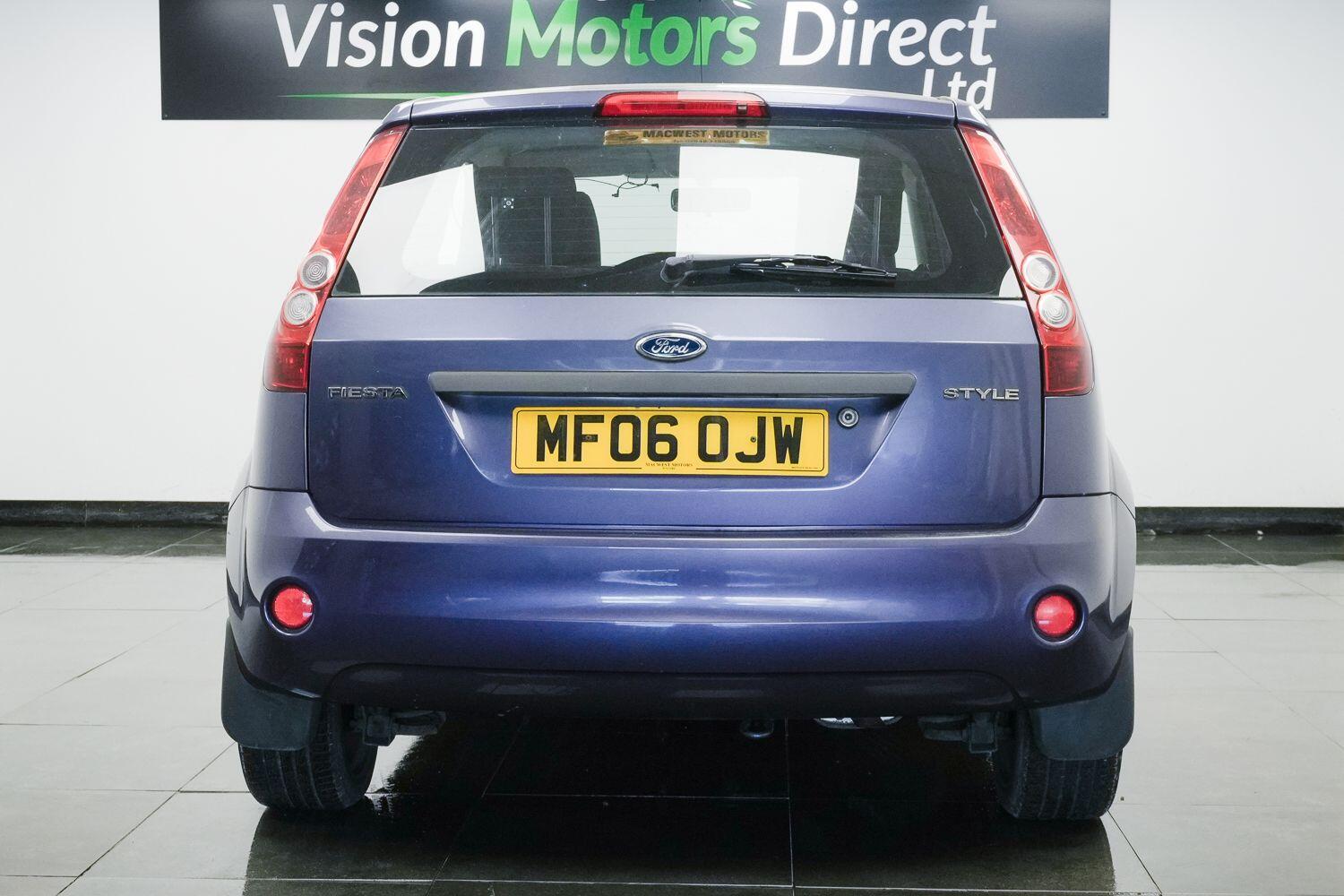 Ford Fiesta view 3