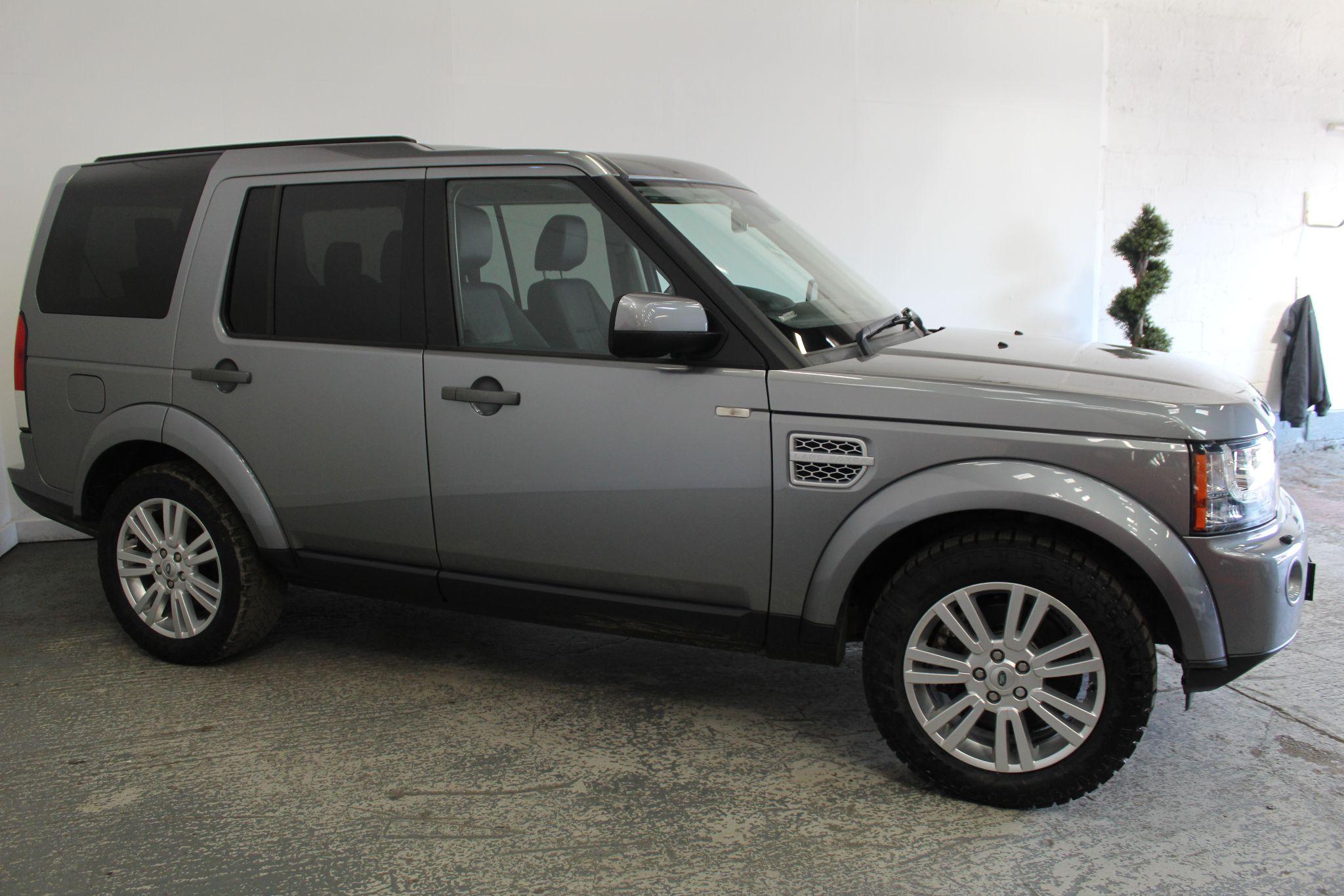 Land Rover Discovery view 4