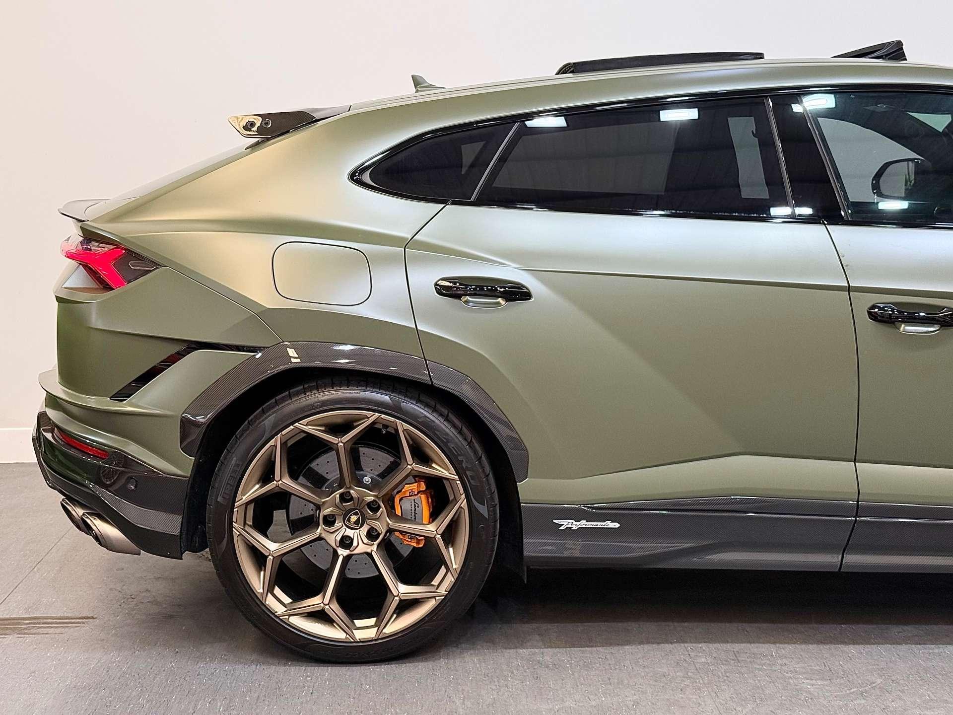 Lamborghini Urus view 21