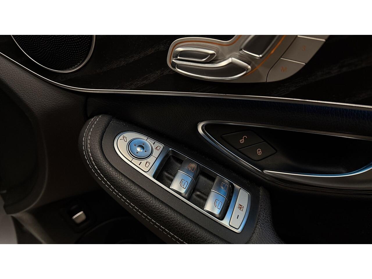 Mercedes-Benz C-Class view 24