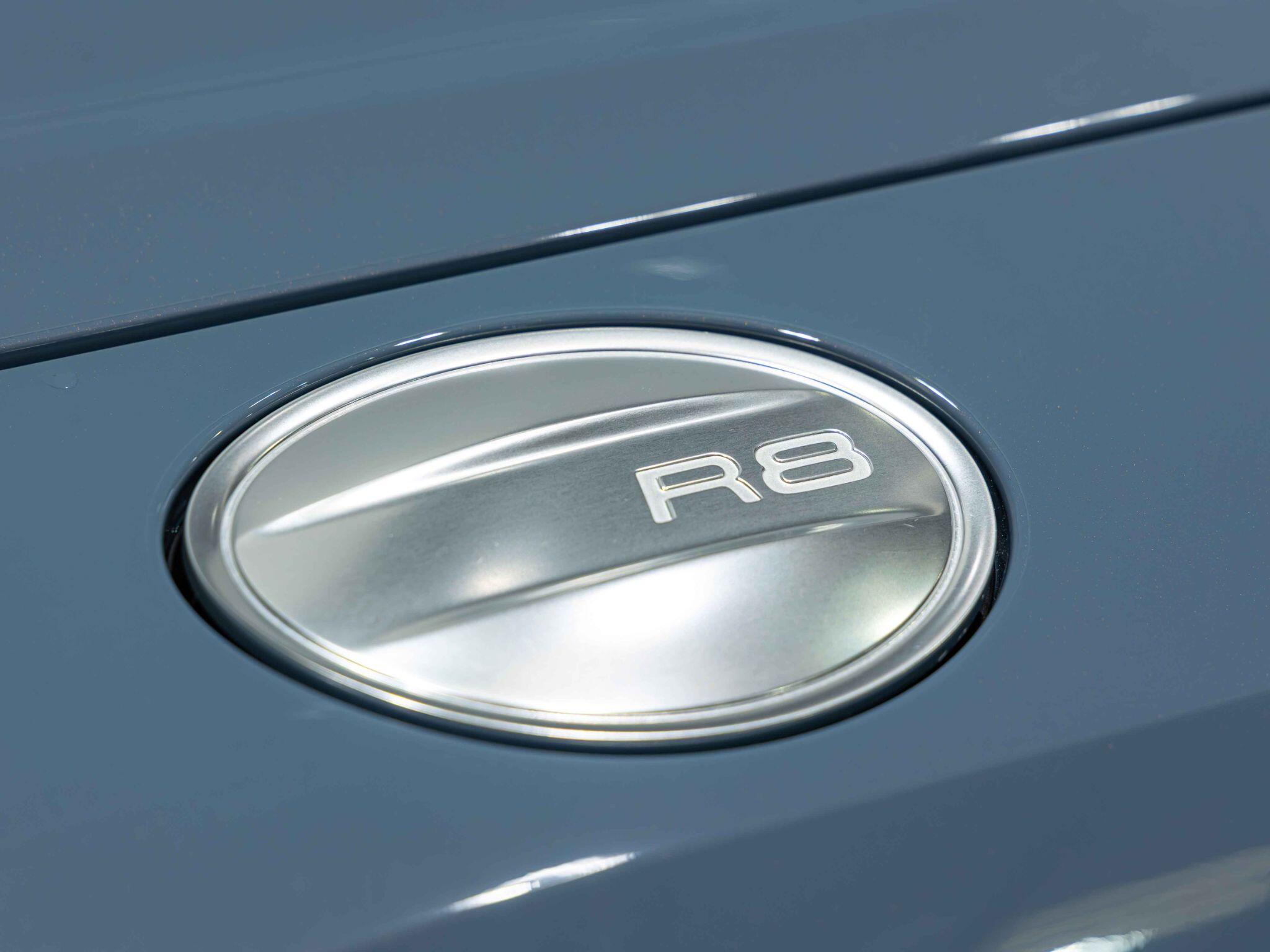 Audi R8 view 17
